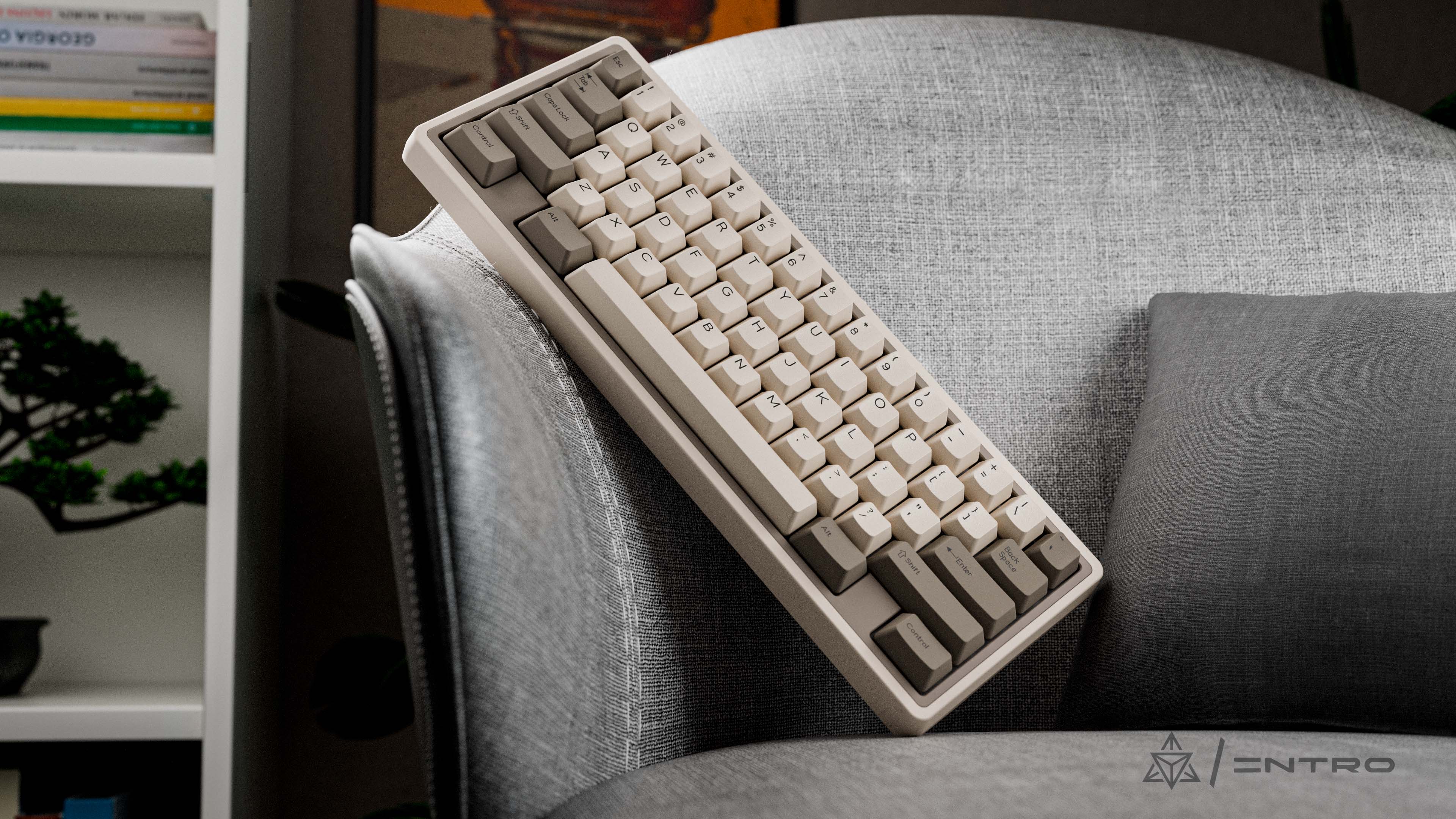 Keycap DCS Intro - WOB & Beige