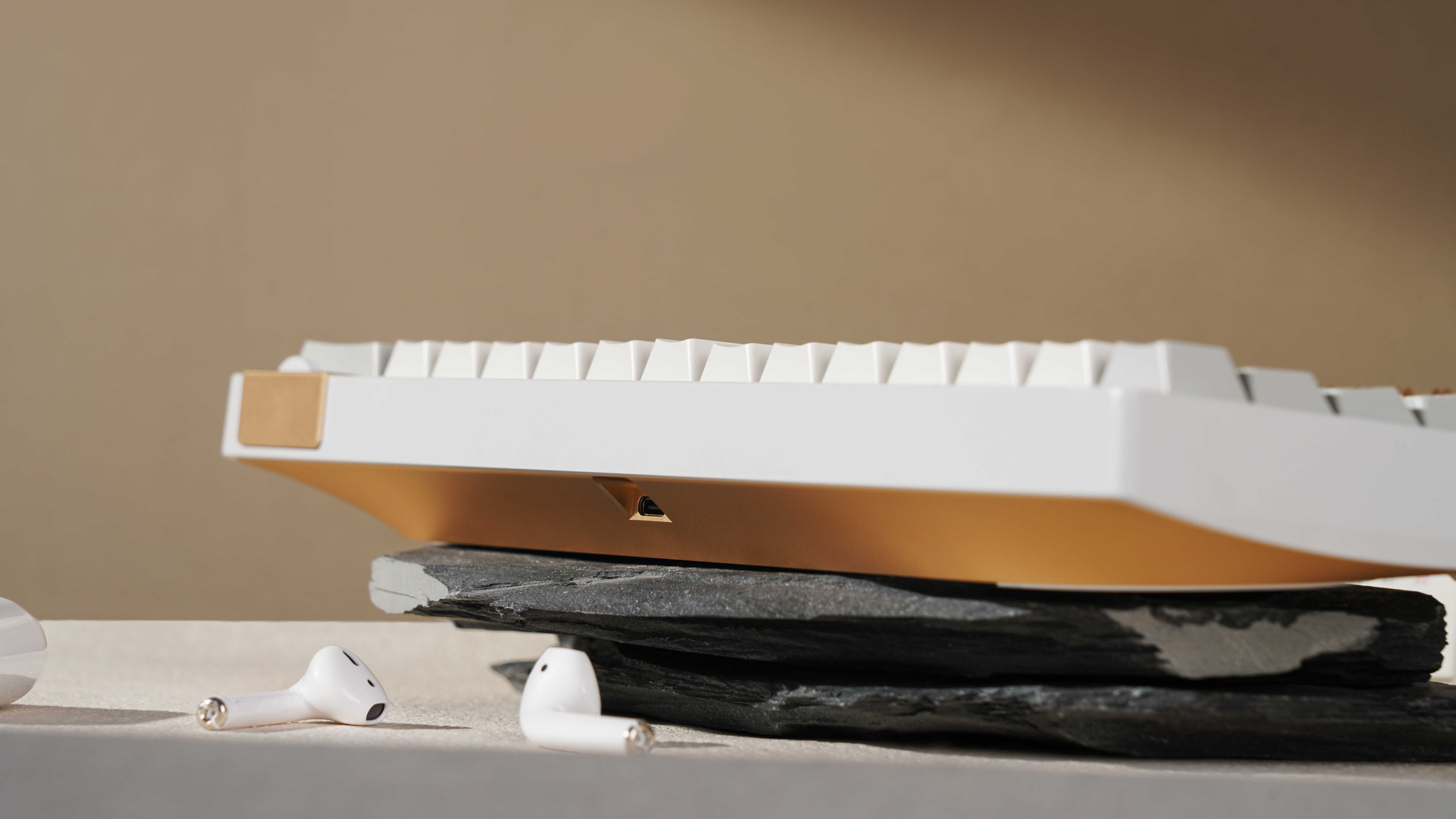 [GB] Zoom64 Mechanial Keyboard Kit - Moonstone White