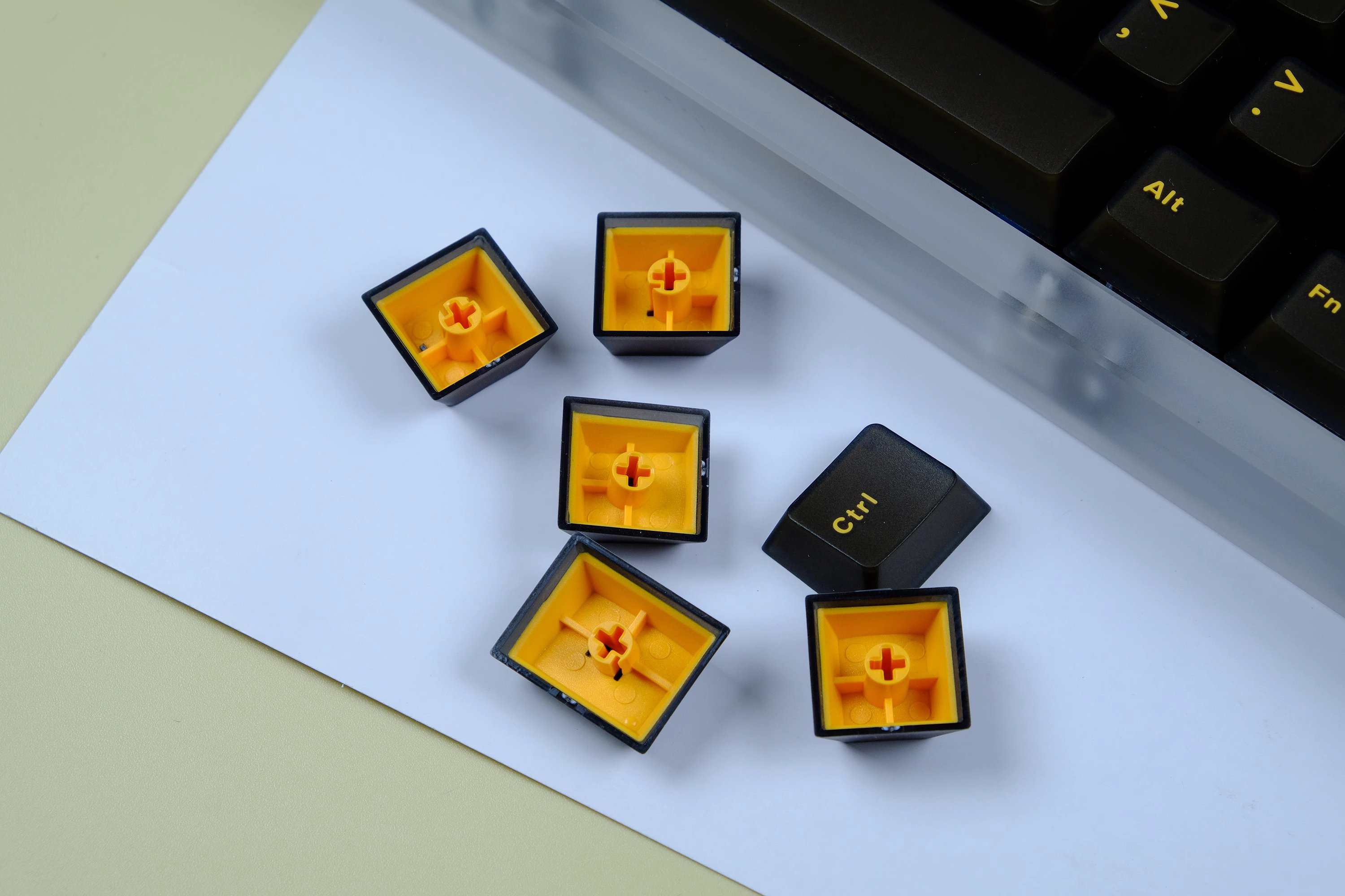 [In Stock] Keycap Cherry Aifei Black Gold Semi-Transparent ABS Doubleshot