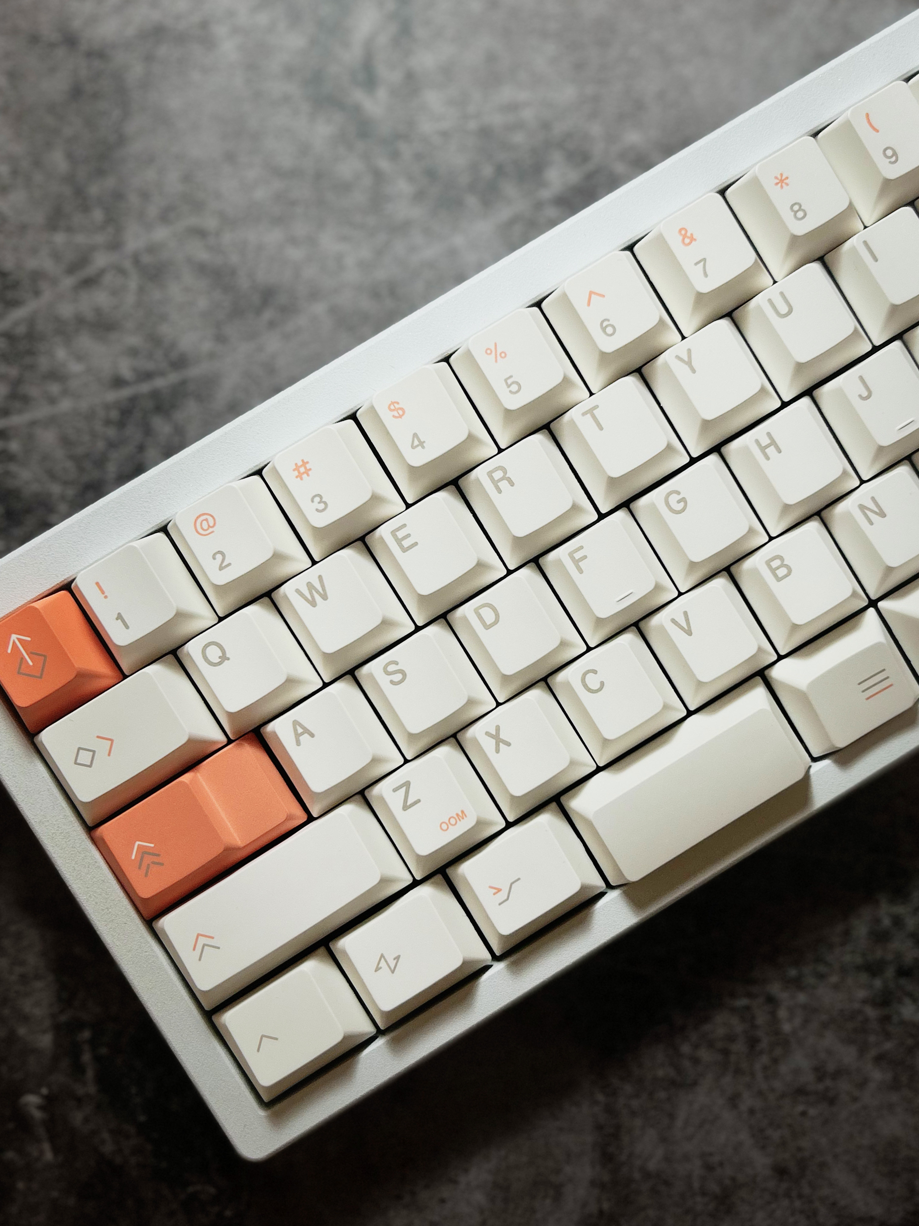 [In Stock] Keycap Walker Calico Cherry PBT Dyesub