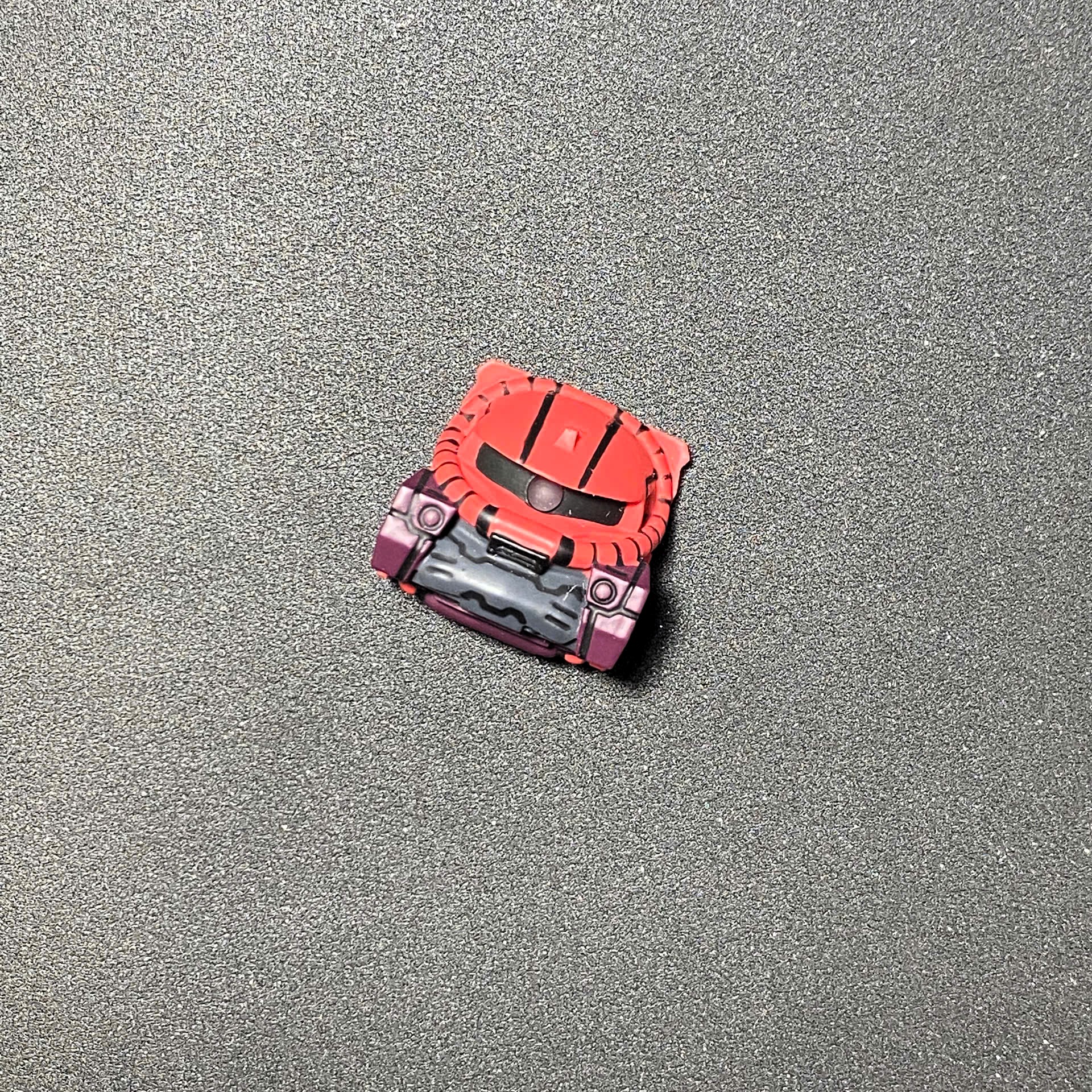 Keycap Lobo Artisan Gundam Zaku đỏ (Hàng thanh lý)