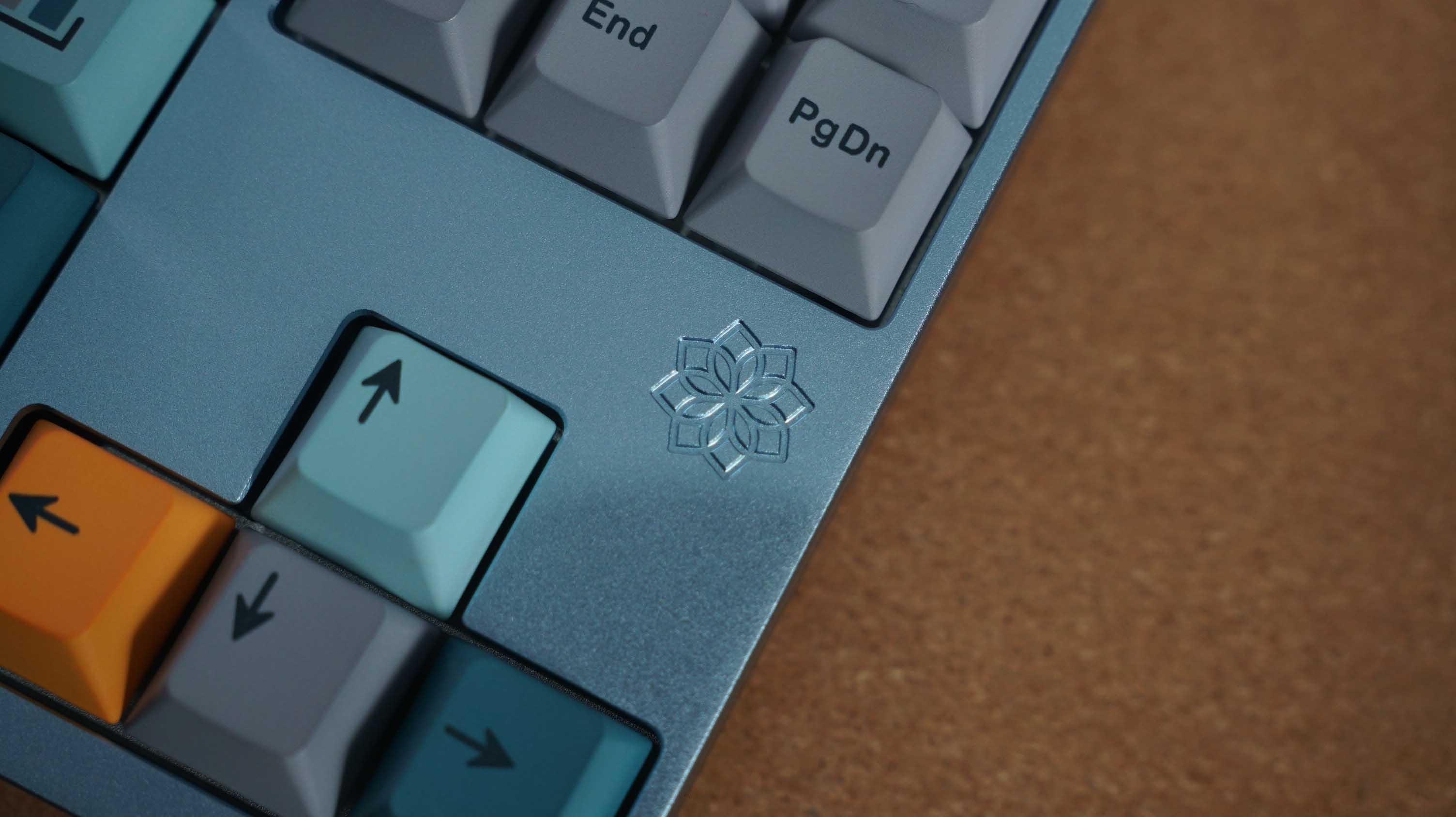 [Prebuilt by Sói] Molly80 Keyboard Kit - Anod Blue WK - Retro Revolution - Azure