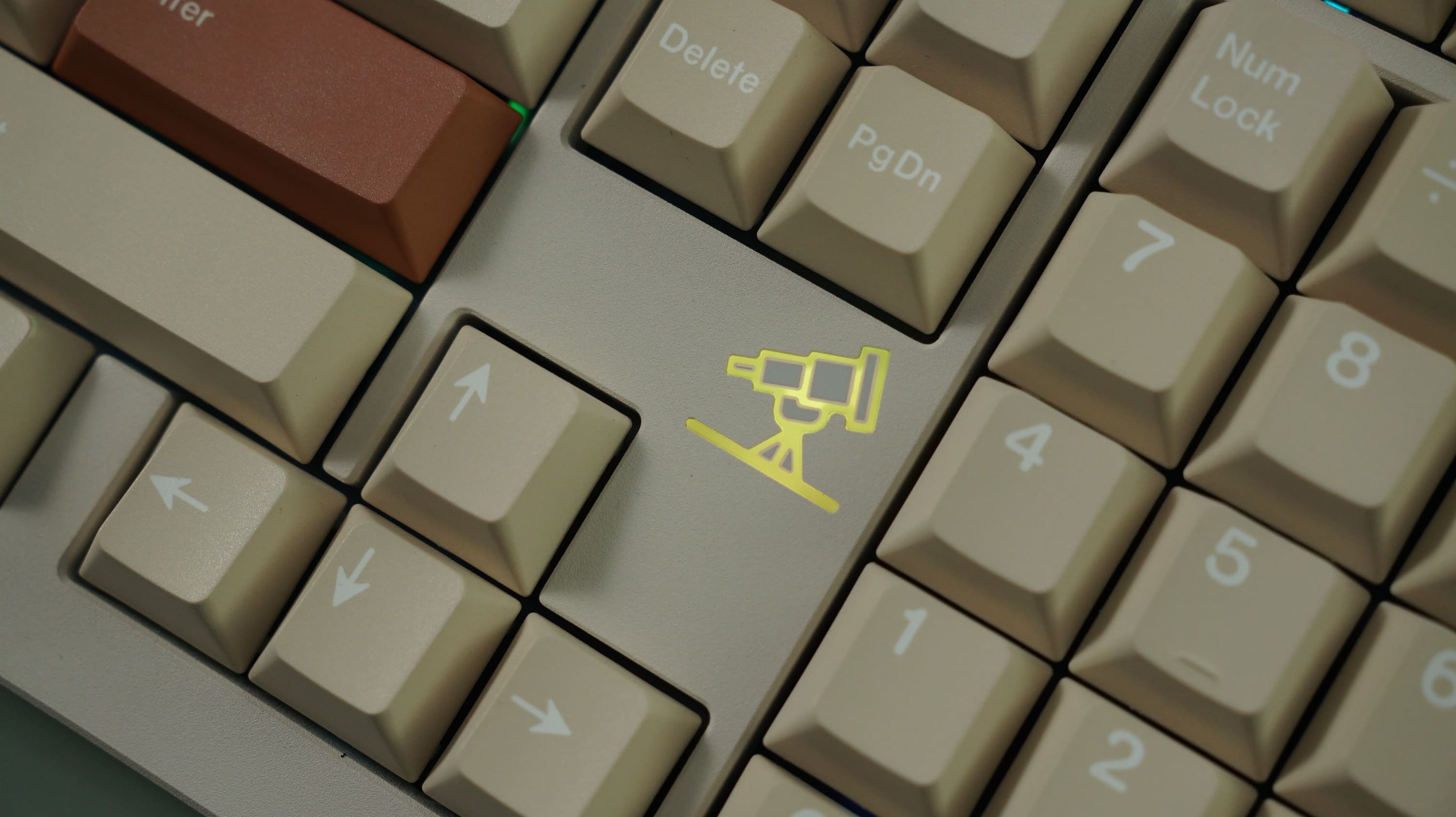 [Prebuilt by Sói] Zoom98 EE Milk Tea - WS Red - Walker Cherry Modern Stone PBT Dyesub