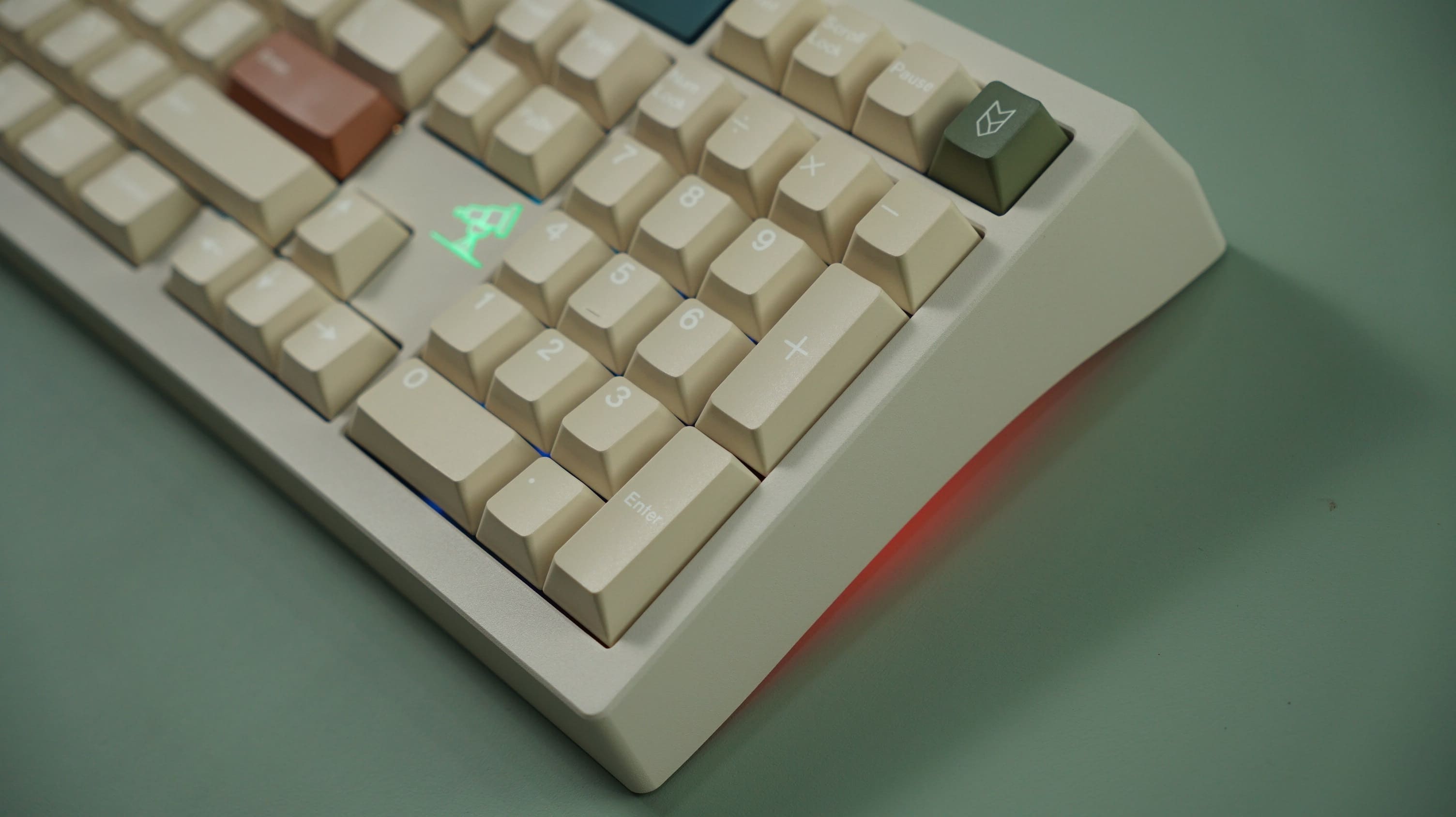 [Prebuilt by Sói] Zoom98 EE Milk Tea - WS Red - Walker Cherry Modern Stone PBT Dyesub