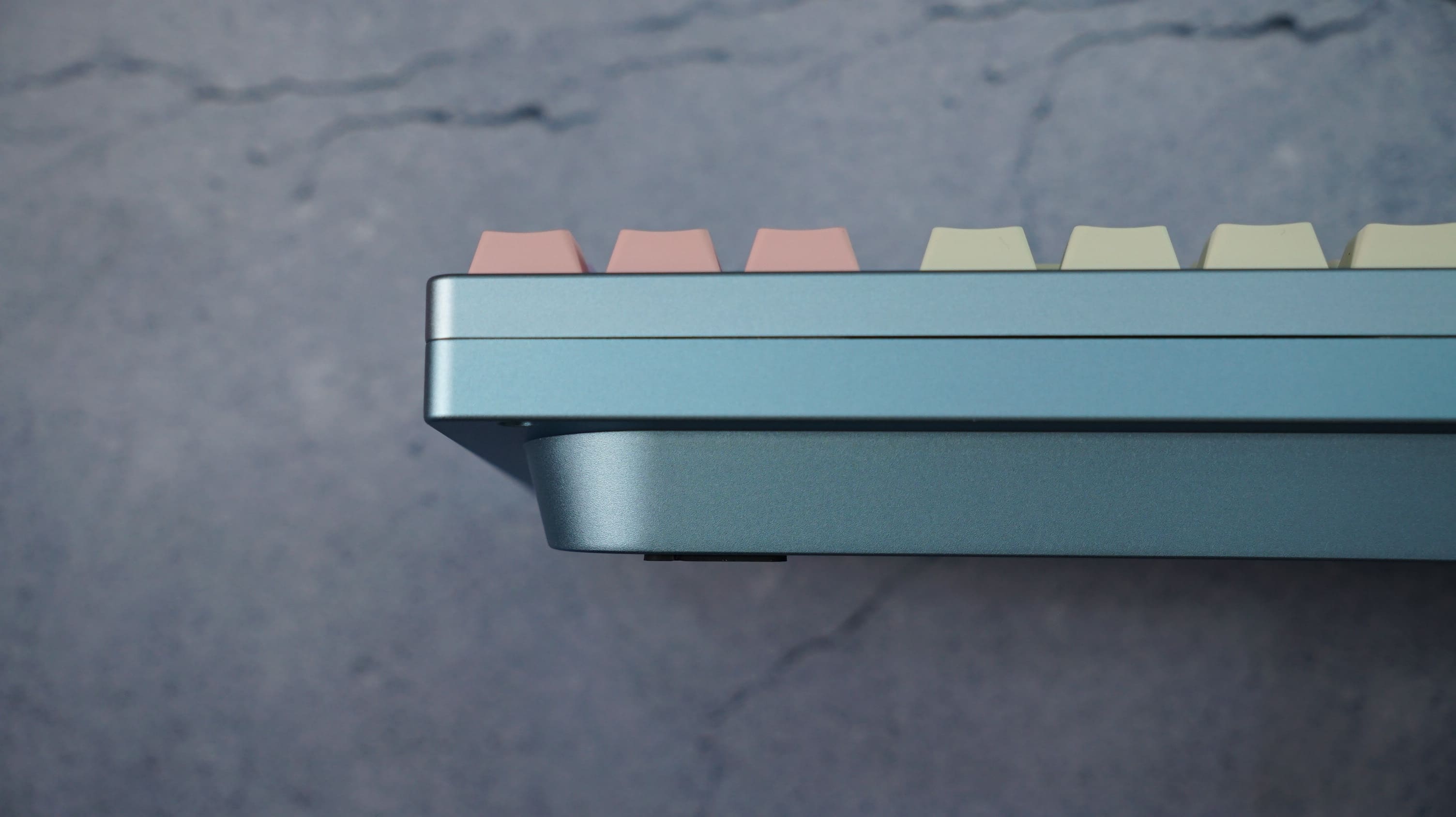 [Prebuilt by Sói] Molly80 Anod Blue - WK- Switch Neo Azure Linear - Keycap Cherry Fairy Gradient R2