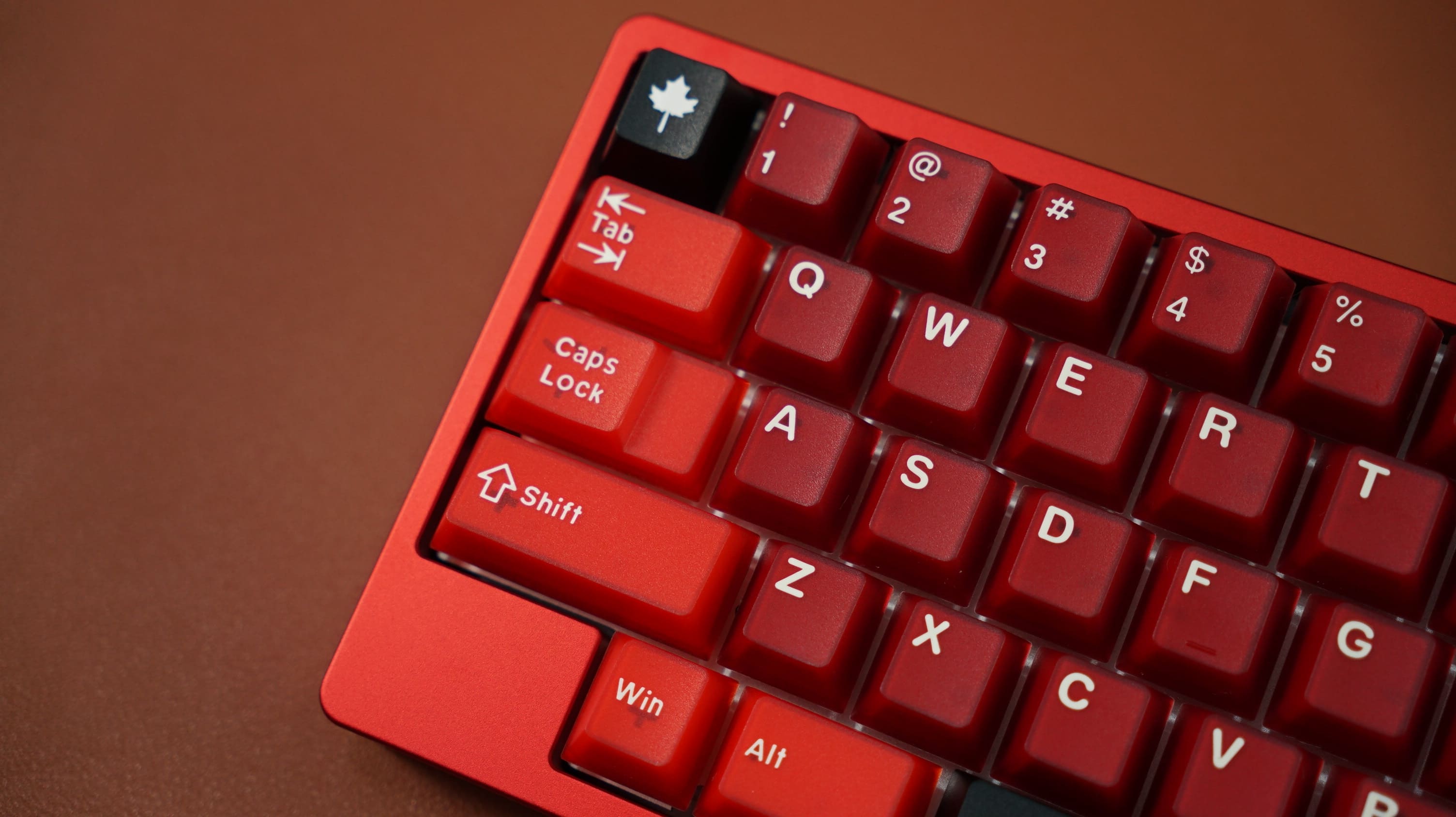 [Prebuilt by Sói] Molly60v2 - Anodized Red - HHKB - Switch Neo Azure Linear - Keycap Cherry Bordeaux PC + PBT