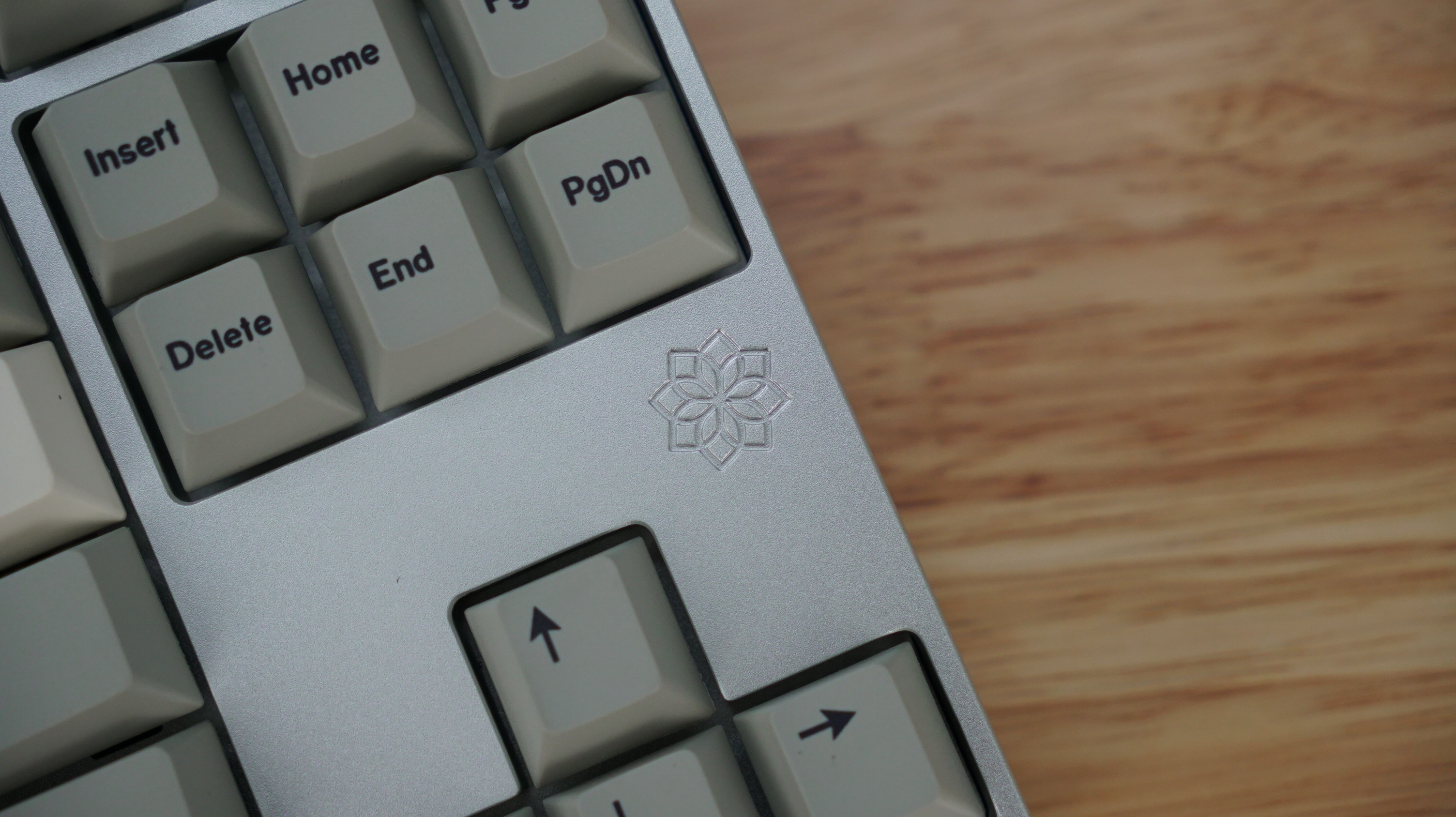 [Prebuilt by Sói] Molly80 Silver - Switch BSUN Taichi - Keycap Mintcaps Retro100