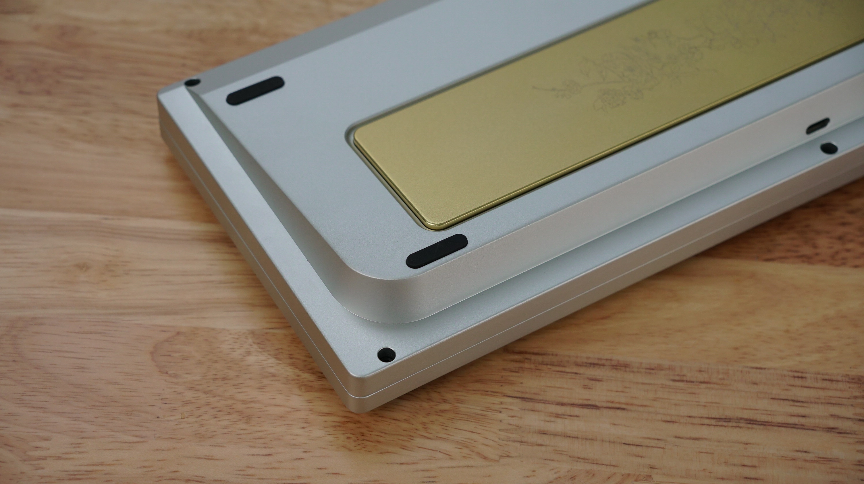 [Prebuilt by Sói] Molly80 Silver - Switch BSUN Taichi - Keycap Mintcaps Retro100