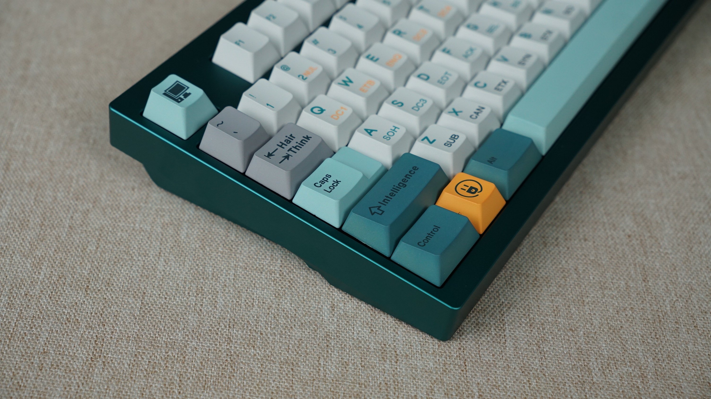 [Prebuilt by Sói] Cycle 8 Peacock - Switch Kailh BCP - Keycap Walker Cherry Retro Revolution