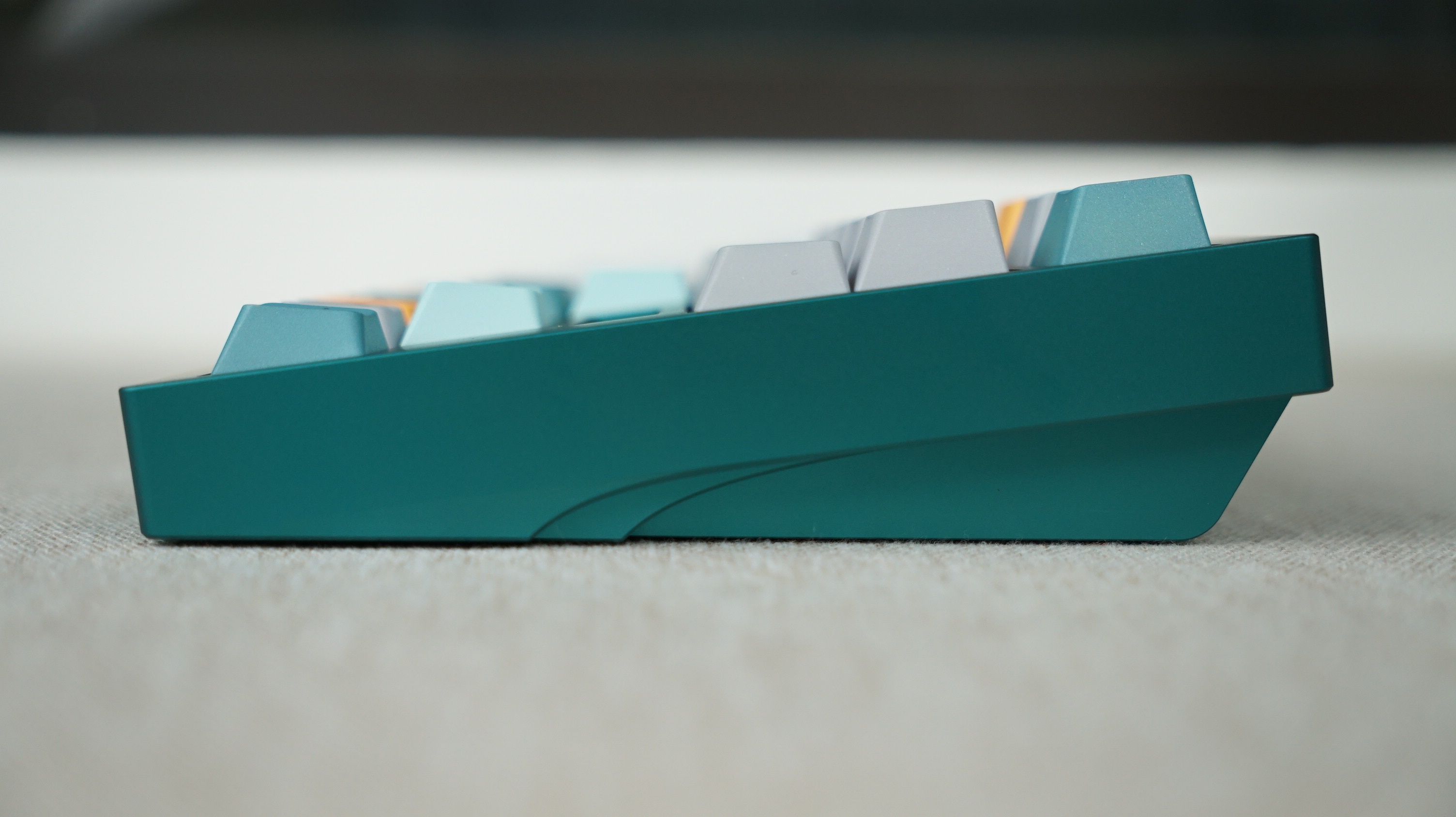 [Prebuilt by Sói] Cycle 8 Peacock - Switch Kailh BCP - Keycap Walker Cherry Retro Revolution