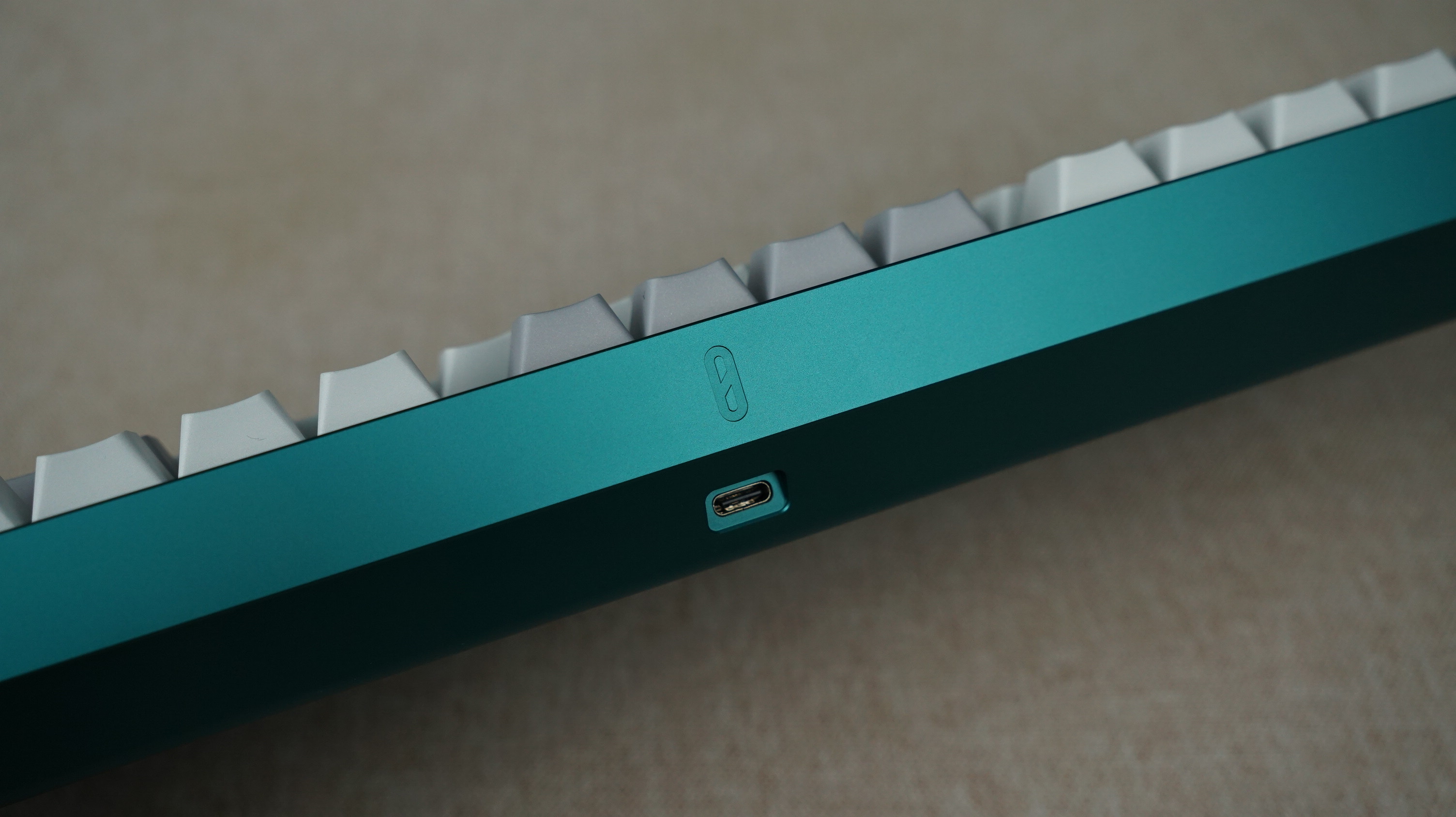 [Prebuilt by Sói] Cycle 8 Peacock - Switch Kailh BCP - Keycap Walker Cherry Retro Revolution