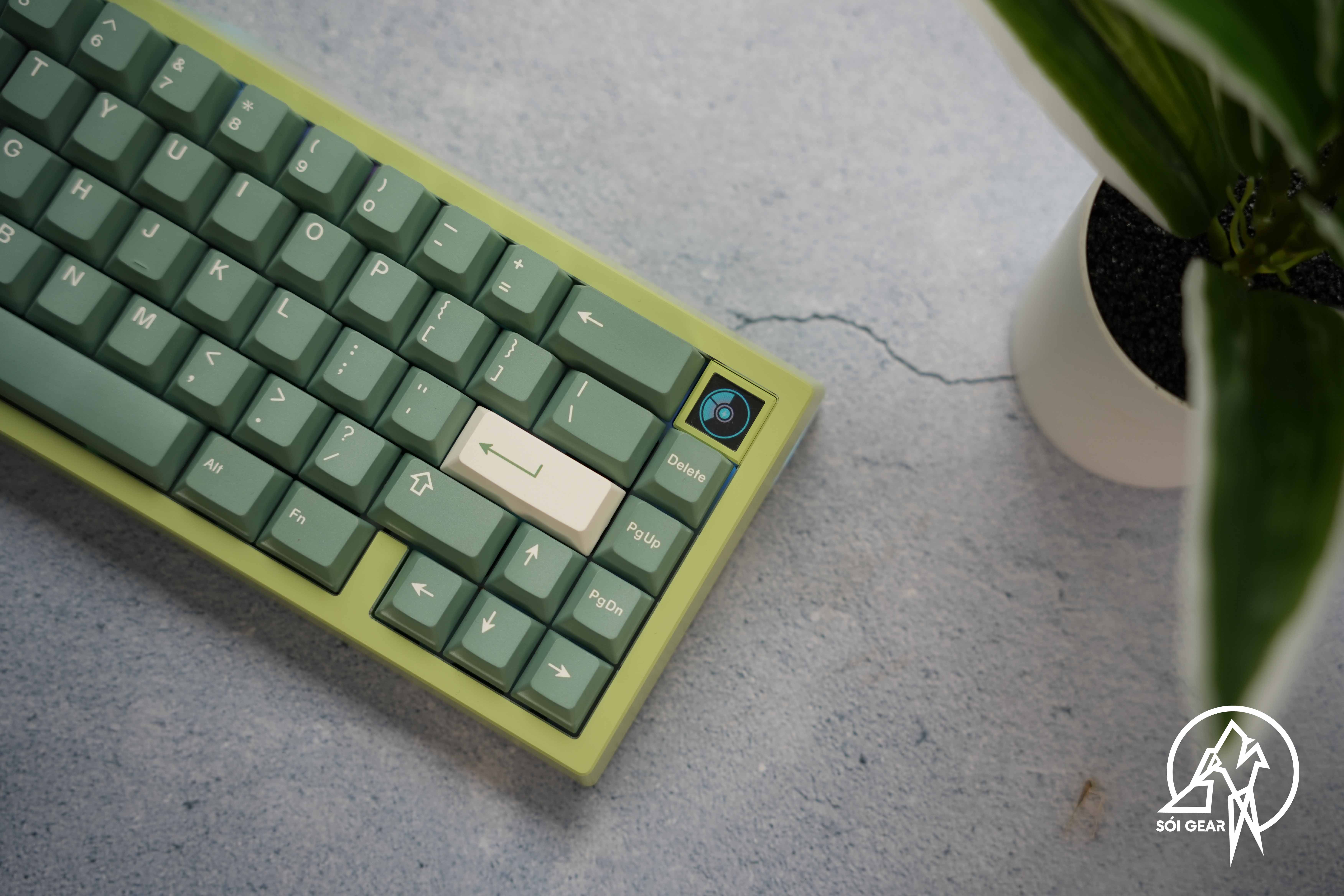 [Prebuilt by Sói] Zoom65 V3 Milky Green - Keygeek MZ Y3X  - GMK CYL Camping R3