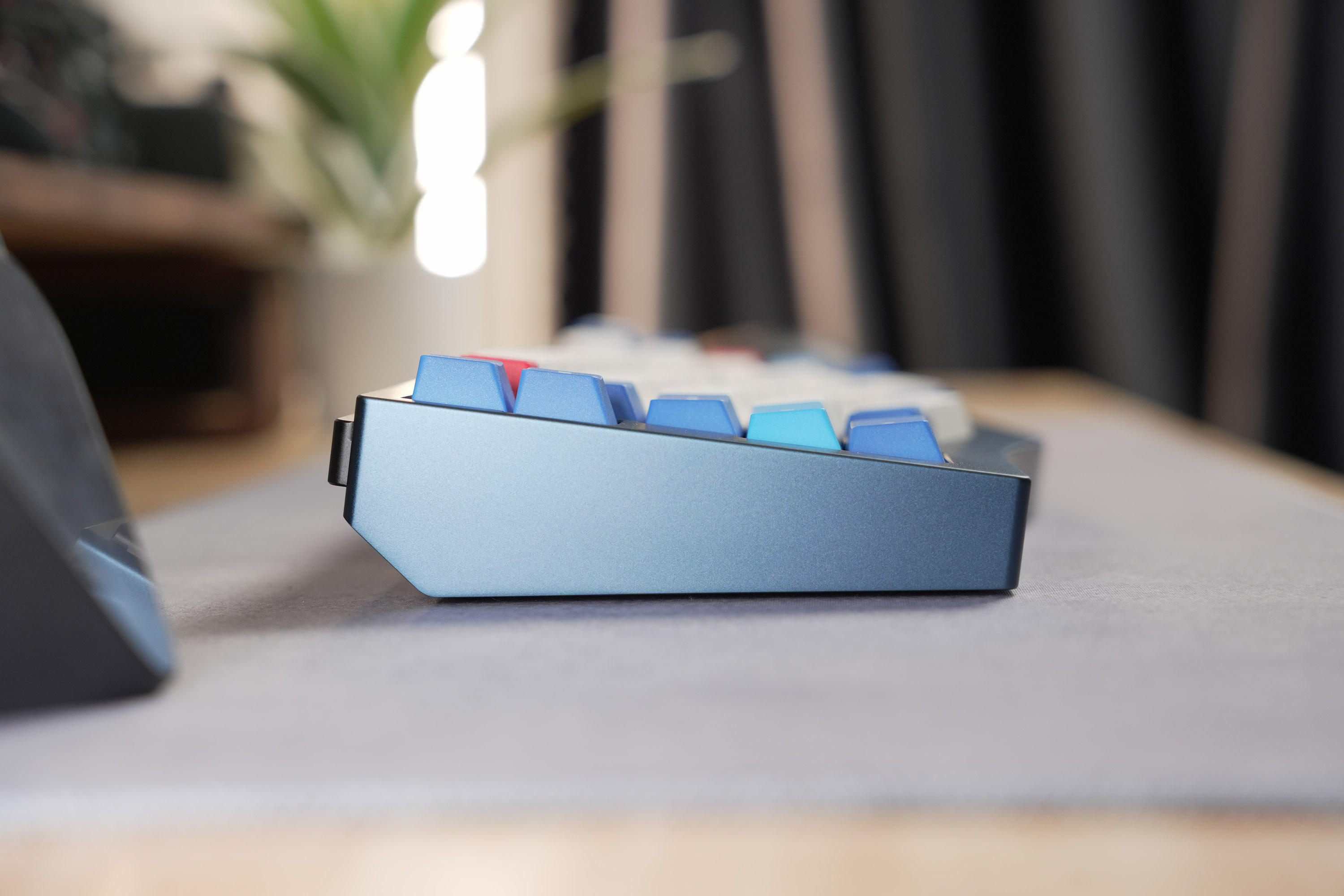 [Prebuilt by Sói] Sand Glass Ergo 70 Navy - Kailh BCP - Walker Kirkkins Cherry PBT Dyesub
