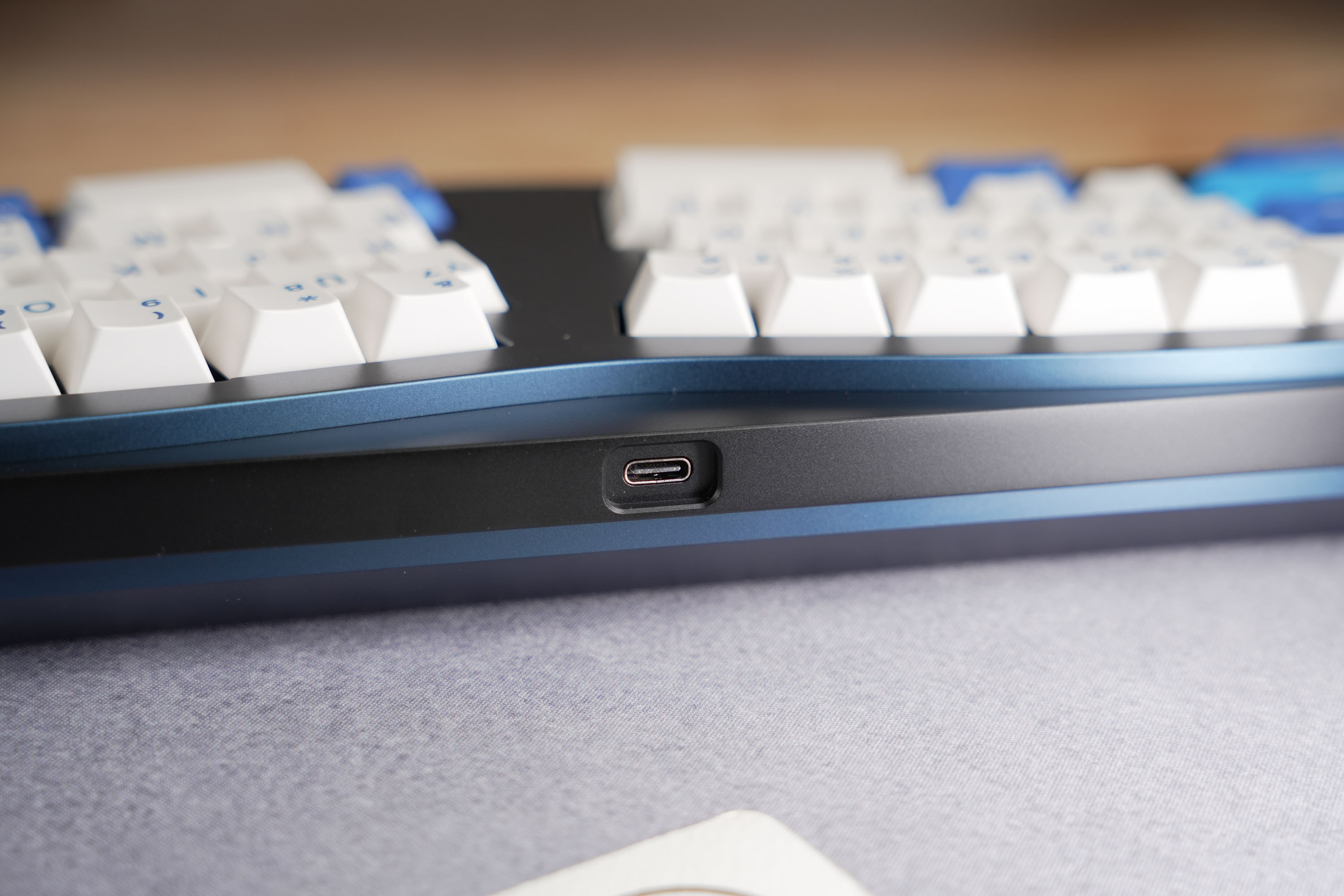 [Prebuilt by Sói] Sand Glass Ergo 70 Navy - Kailh BCP - Walker Kirkkins Cherry PBT Dyesub