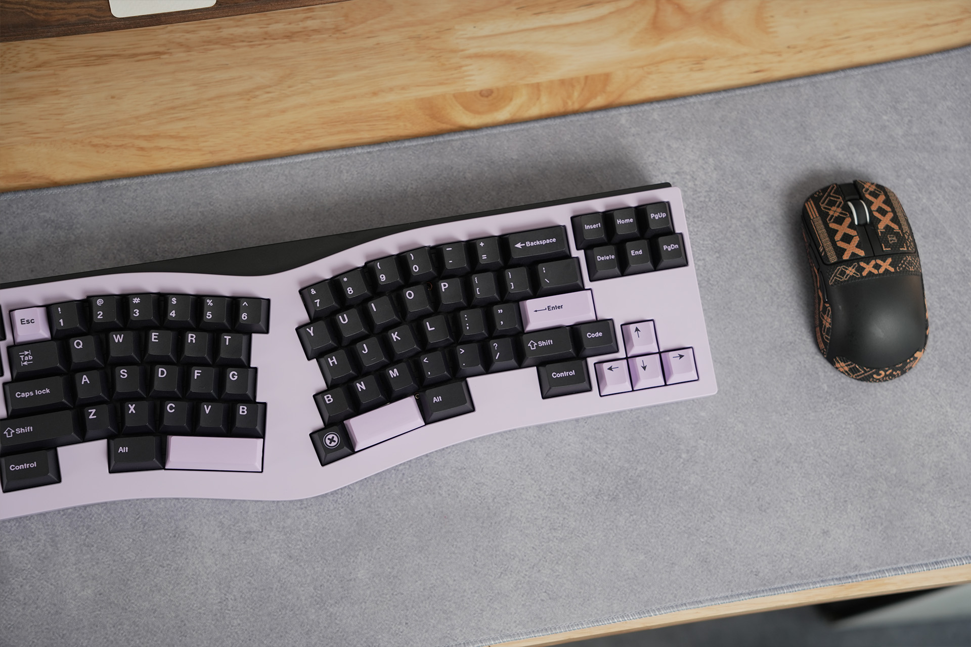 [Prebuilt by Sói] Sand Glass Ergo 70 E Purple - Cherry MX2A - Mintcaps Minimalist Black Purple PBT Dyesub