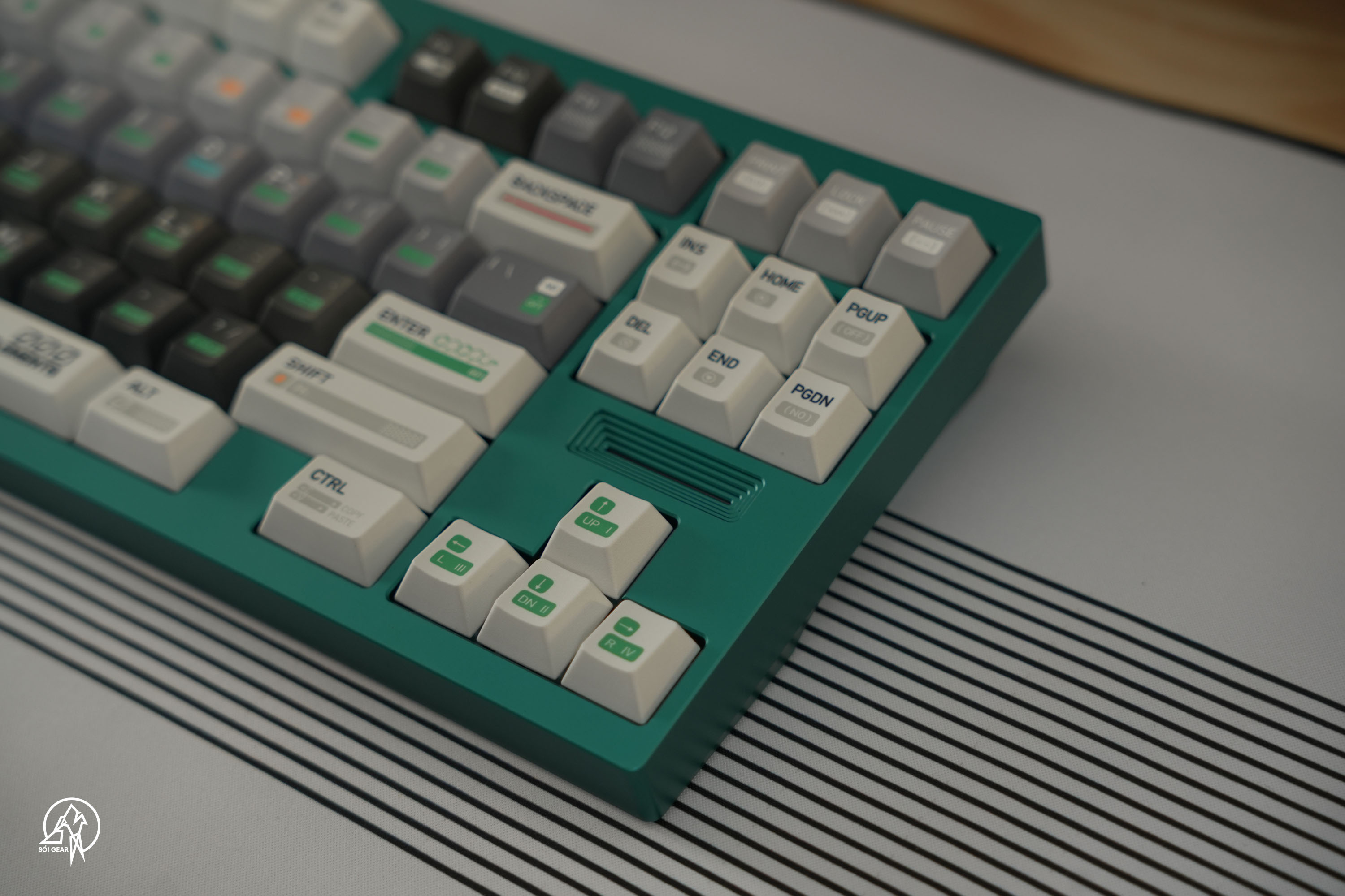 [Prebuilt by Sói] Cycle 8 Peacock WKL - Gateron Sea Salt Smoothie - Aifei Chemical 003