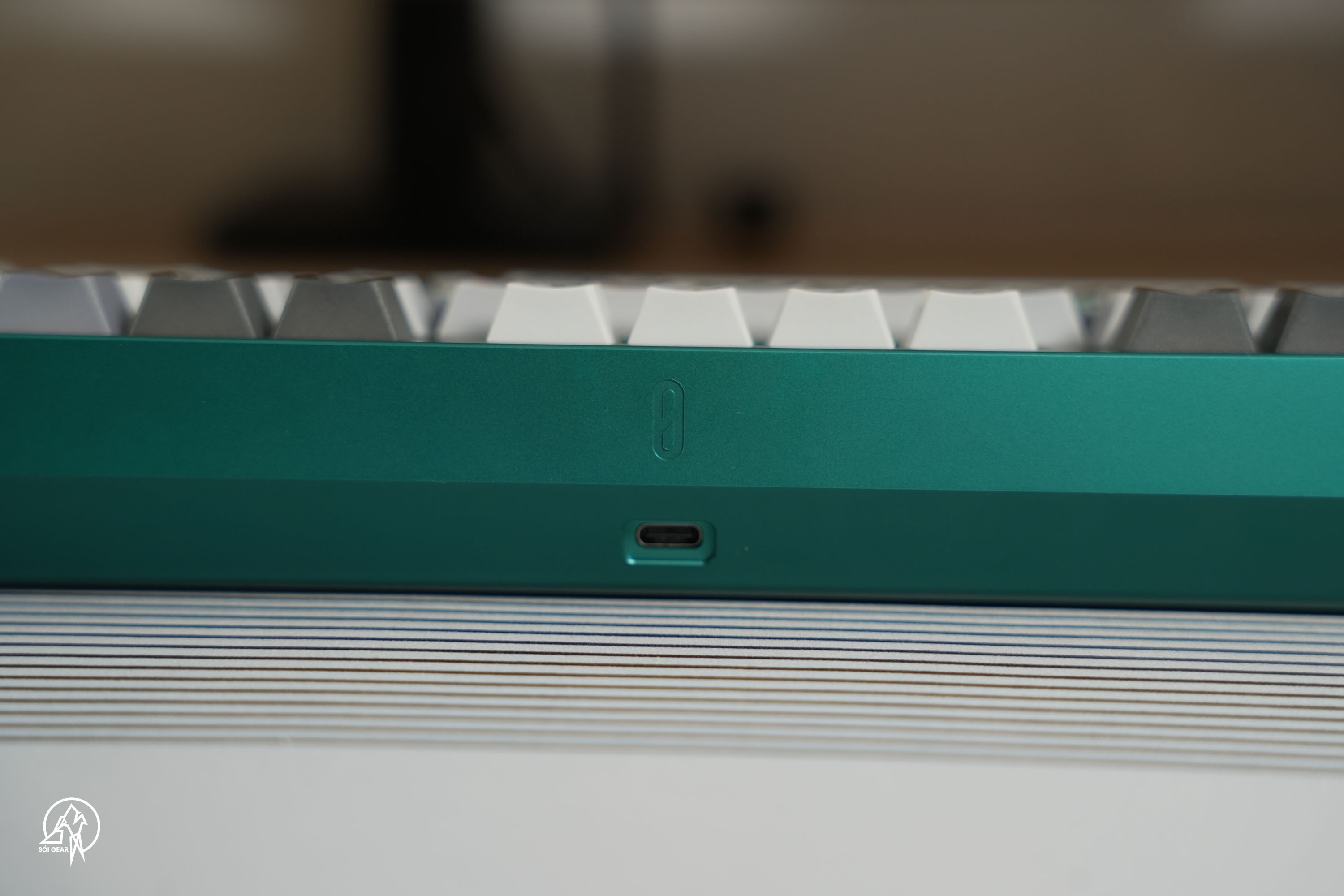 [Prebuilt by Sói] Cycle 8 Peacock WKL - Gateron Sea Salt Smoothie - Aifei Chemical 003