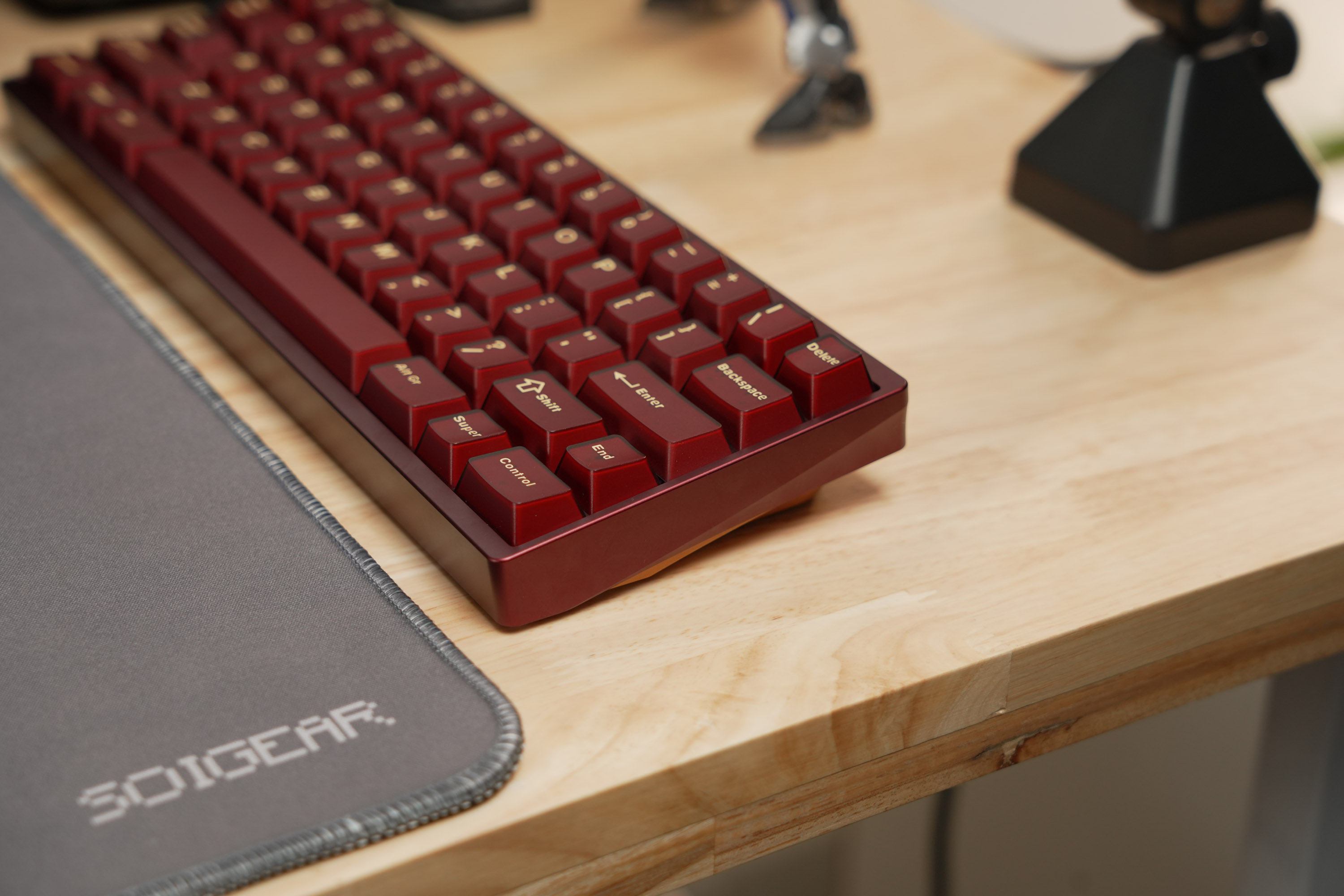 [Prebuilt by Sói] Neo60Cu Burgundy - Neo Amber - AIFEI PYGA Red Semi-Transparent