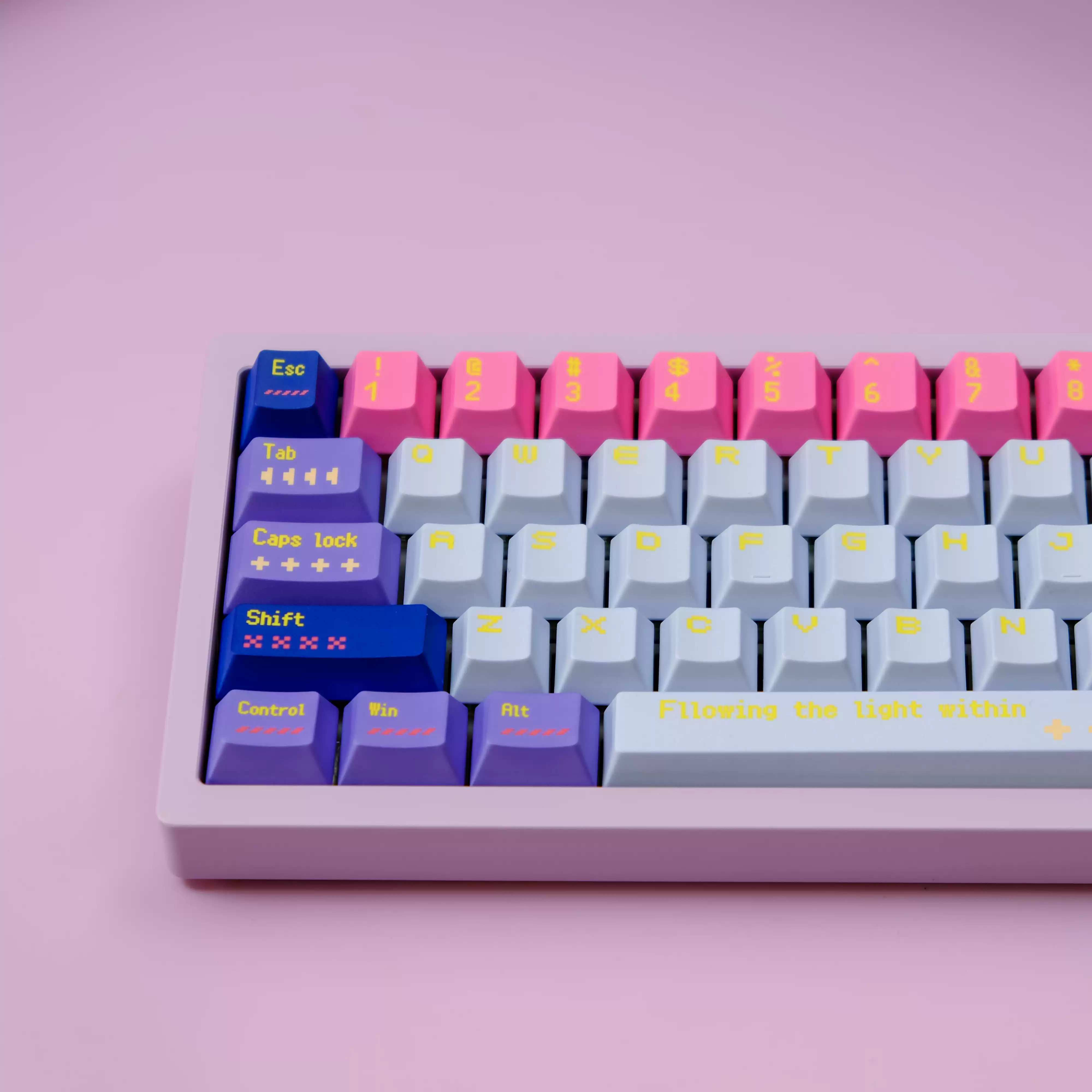 Keycap Aifei Pixel Girl Cherry PBT Dyesub