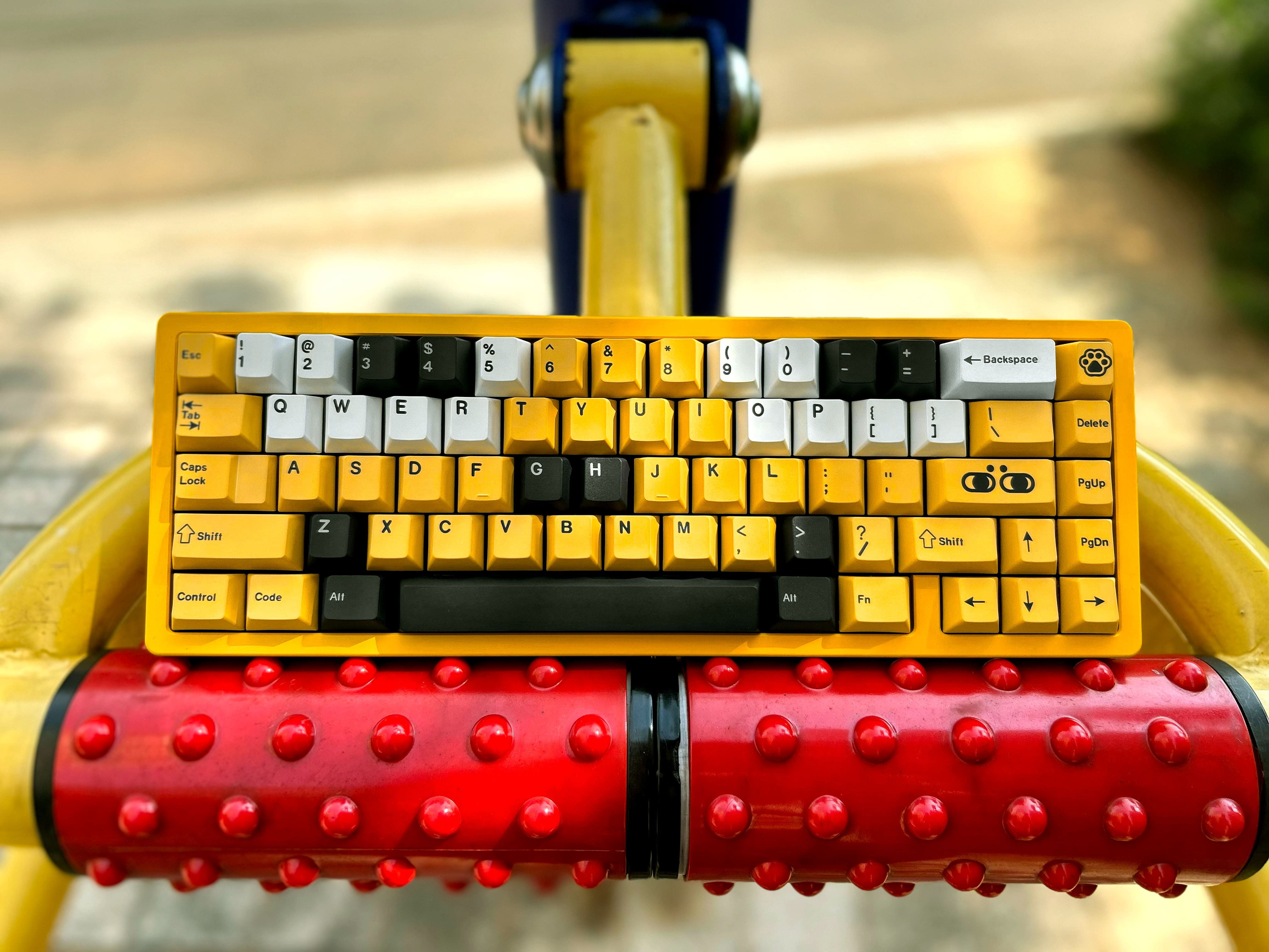 Keycap Walker Cherry  Dog Hook PBT Dyesub