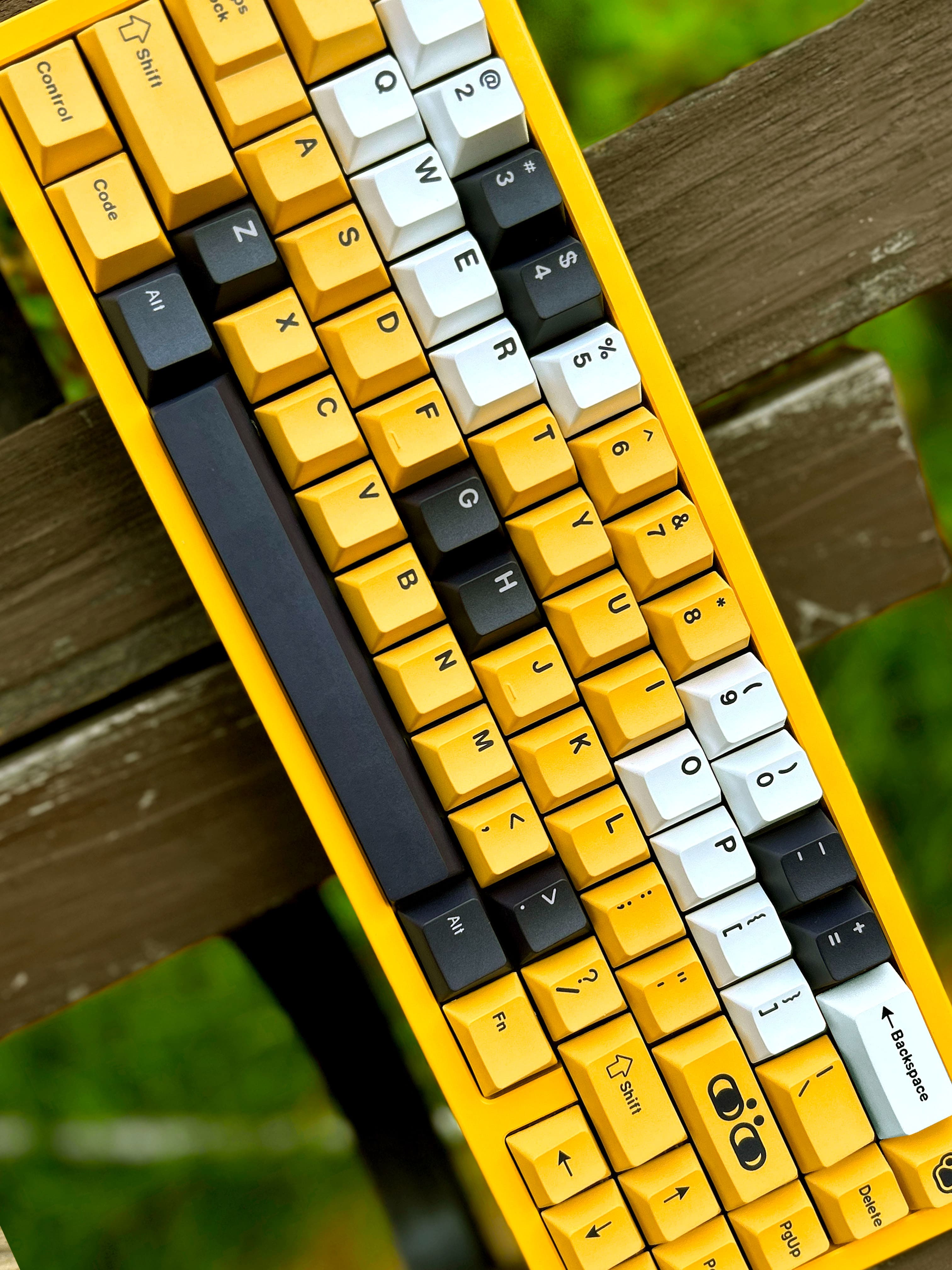 Keycap Walker Cherry  Dog Hook PBT Dyesub
