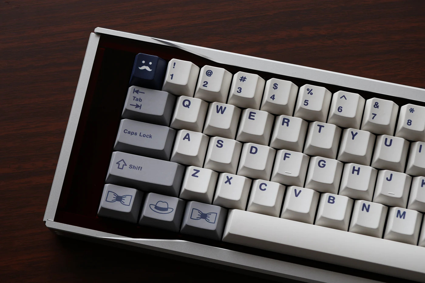 Keycap MW Cultured Gentleman Cherry PBT Dyesub