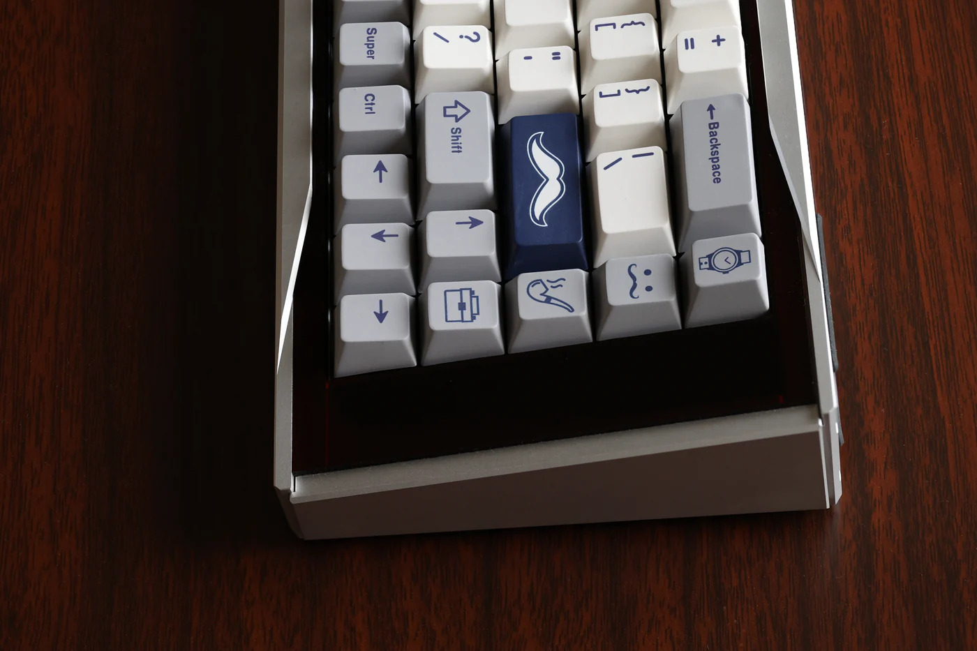 Keycap MW Cultured Gentleman Cherry PBT Dyesub