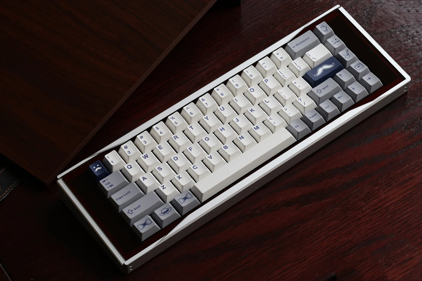 Keycap MW Cultured Gentleman Cherry PBT Dyesub