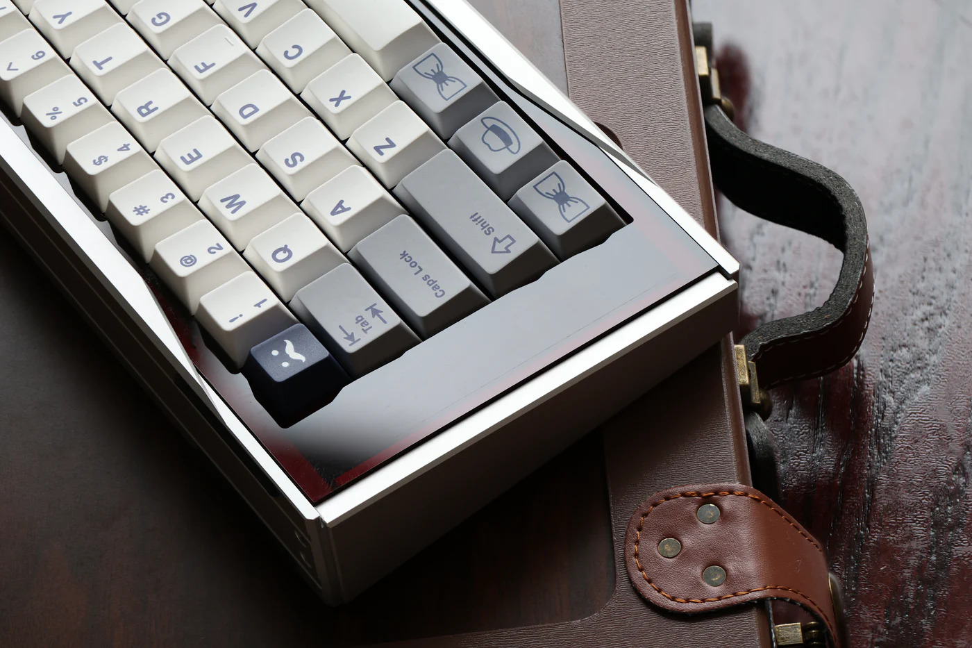 Keycap MW Cultured Gentleman Cherry PBT Dyesub