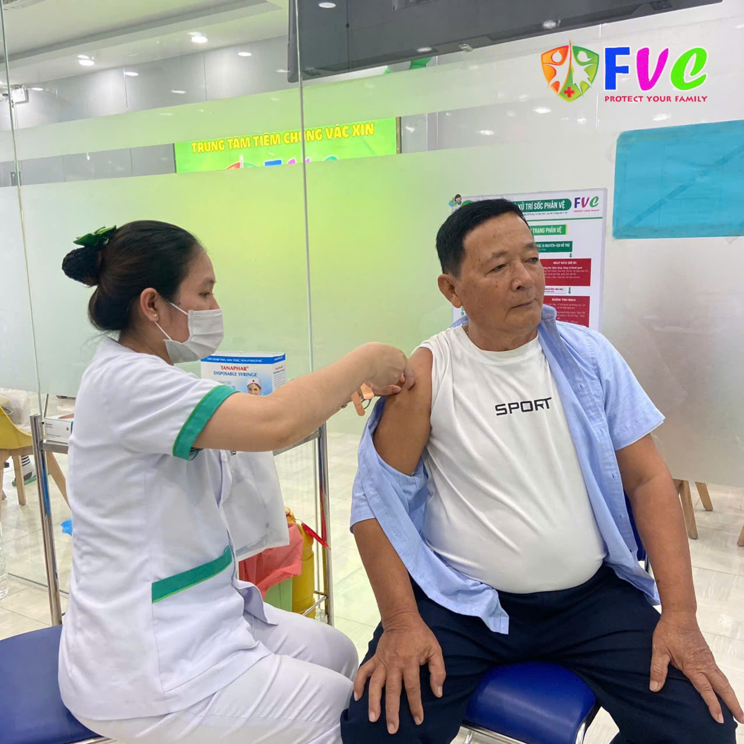 Lội nước bẩn sau mưa bão, nhiều người mắc uốn ván nguy kịch