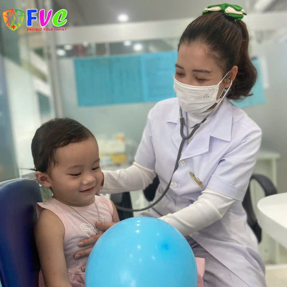 Hiểm hoạ viêm phổi ở người già khi giao mùa