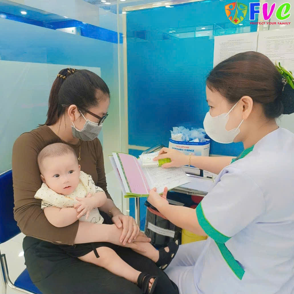 Cứu bé 20 ngày tuổi nguy kịch do viêm não mô cầu