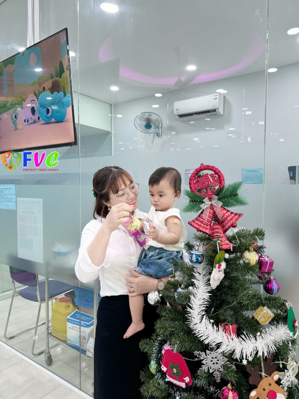 Người bị ung thư có nên tiêm vắc xin không?