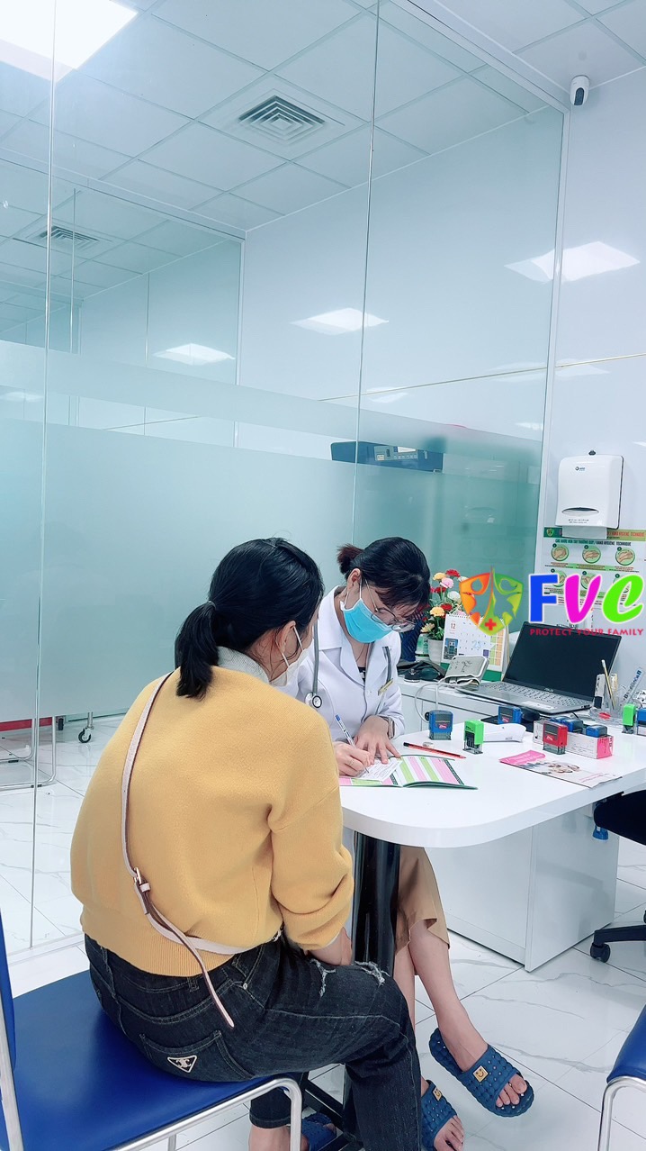 Điều cần biết về uống rượu bia sau khi tiêm vắc xin