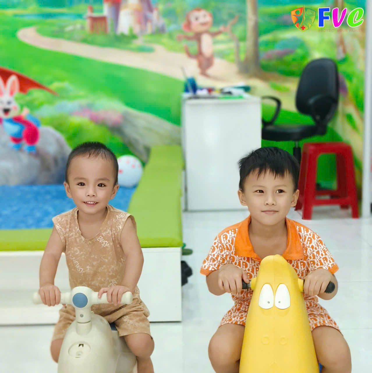 Các yếu tố nguy cơ của bệnh não mô cầu là gì?