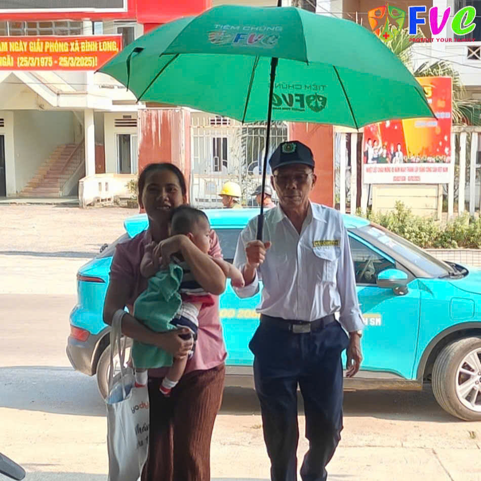 Bé gái 7 tuổi nguy kịch vì uốn ván sau khi bị mảnh gỗ nhỏ đâm vào chân