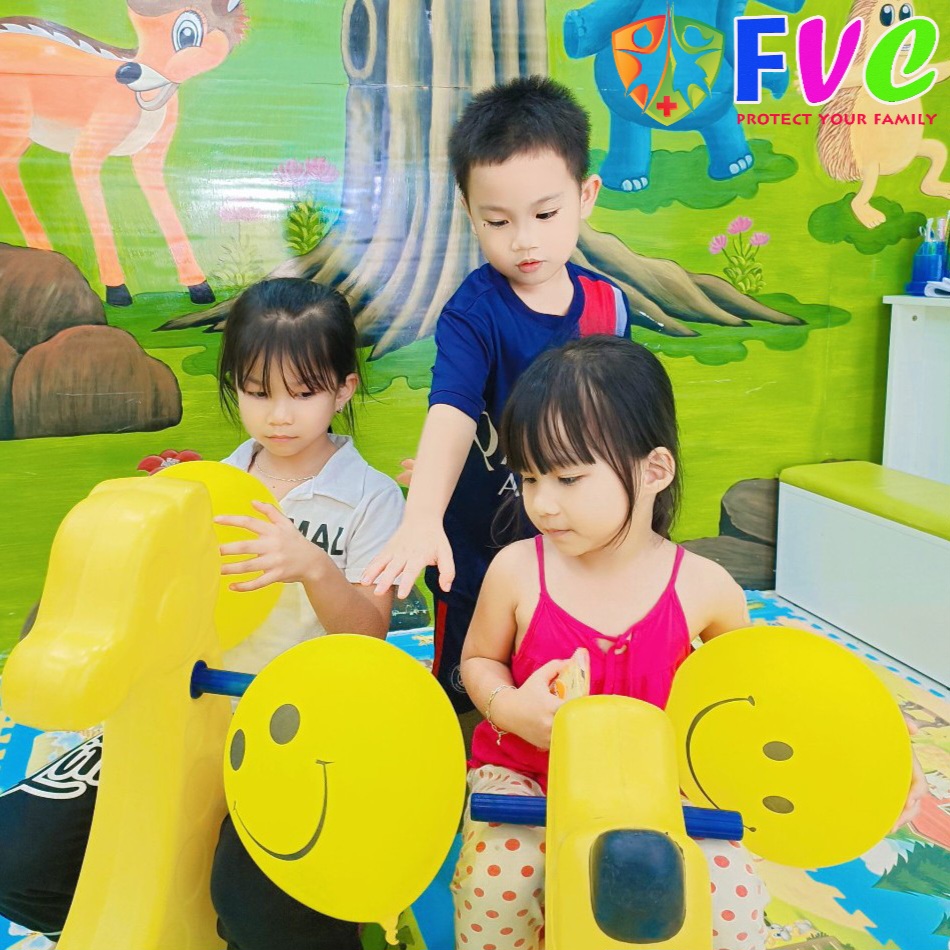 DẤU HIỆU TAY CHÂN MIỆNG CHA MẸ CẦN NẮM VỮNG ĐỂ XỬ TRÍ KỊP THỜI