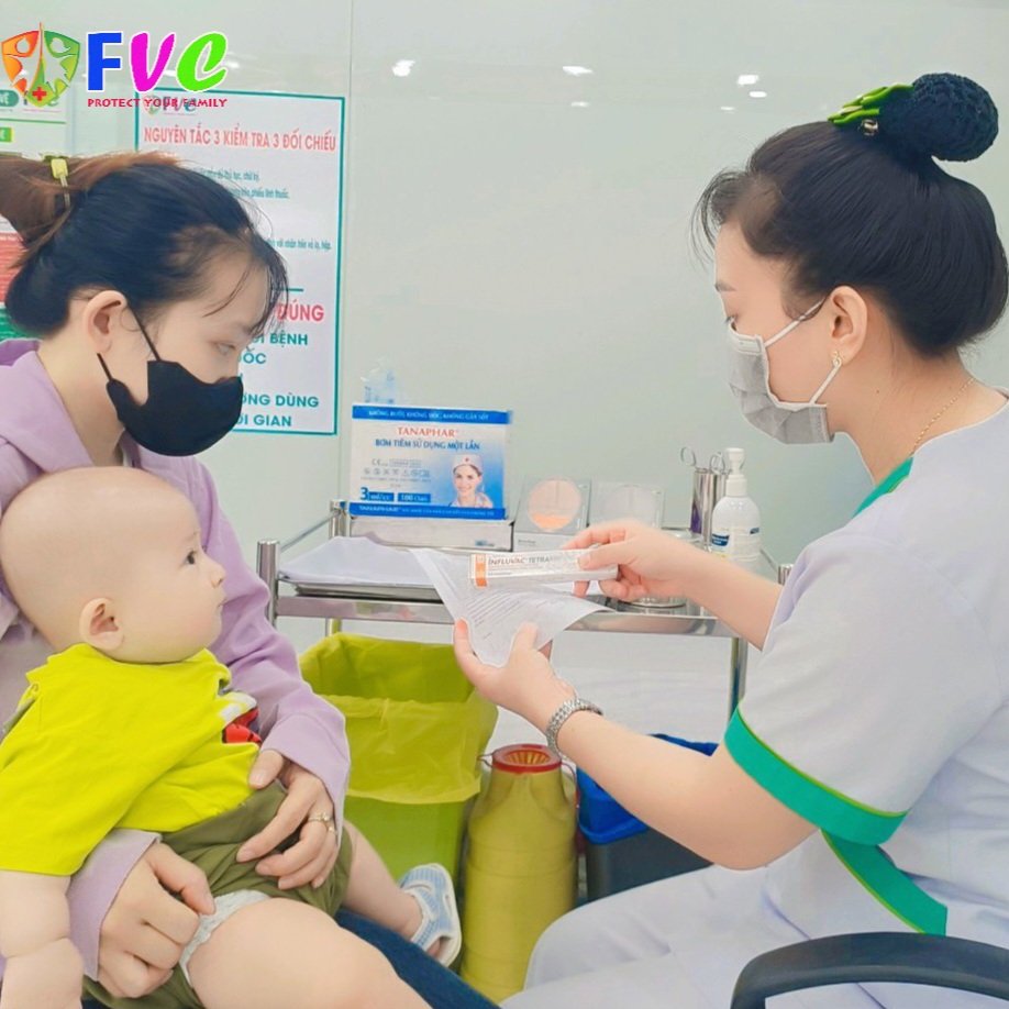 Nguyên nhân và triệu chứng thường gặp của ung thư cổ tử cung mà chị em cần lưu ý