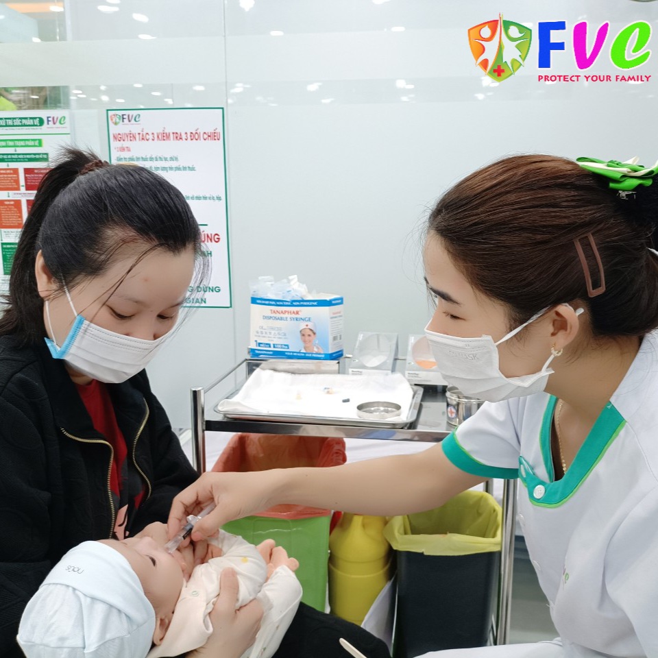 3 Lợi ích từ các mũi tiêm vacxin cho trẻ trong năm đầu đời