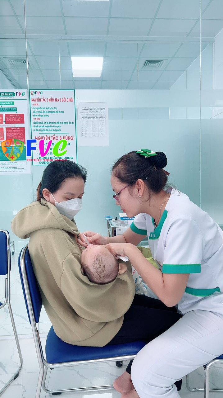 Bà bầu bị chó dại và nghi dại cắn có được tiêm vắc-xin dại ngay ?