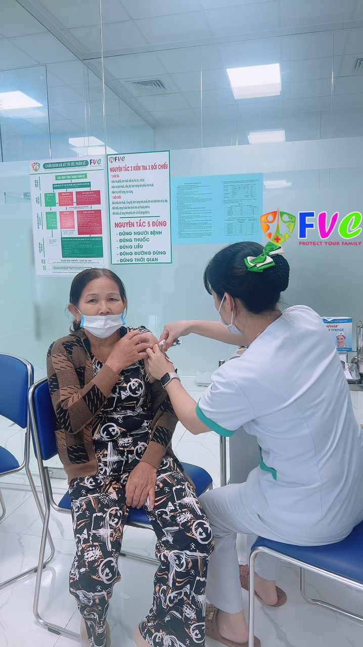 Lý do người cao tuổi không được bỏ qua việc tiêm cúm
