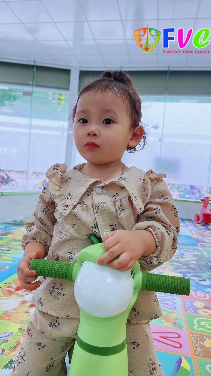 Cách giúp trẻ vượt qua nỗi sợ kim tiêm