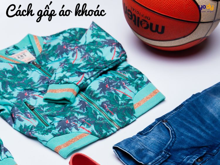 9 cách gấp áo khoác cực đơn giản, tiết kiệm không gian
