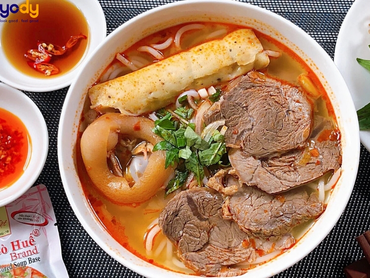 Ăn gì ở Huế ngon