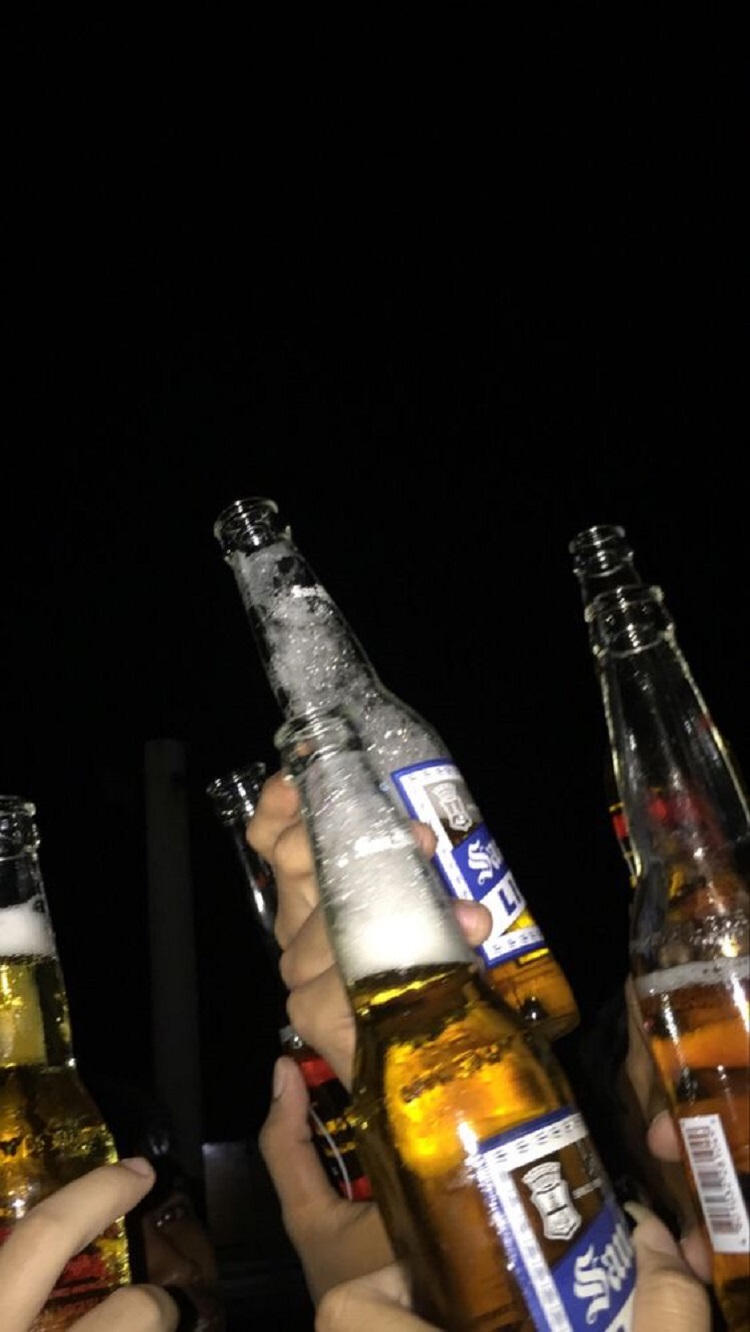 1001+ Ảnh bia rượu tự chụp CỰC CHILL cho