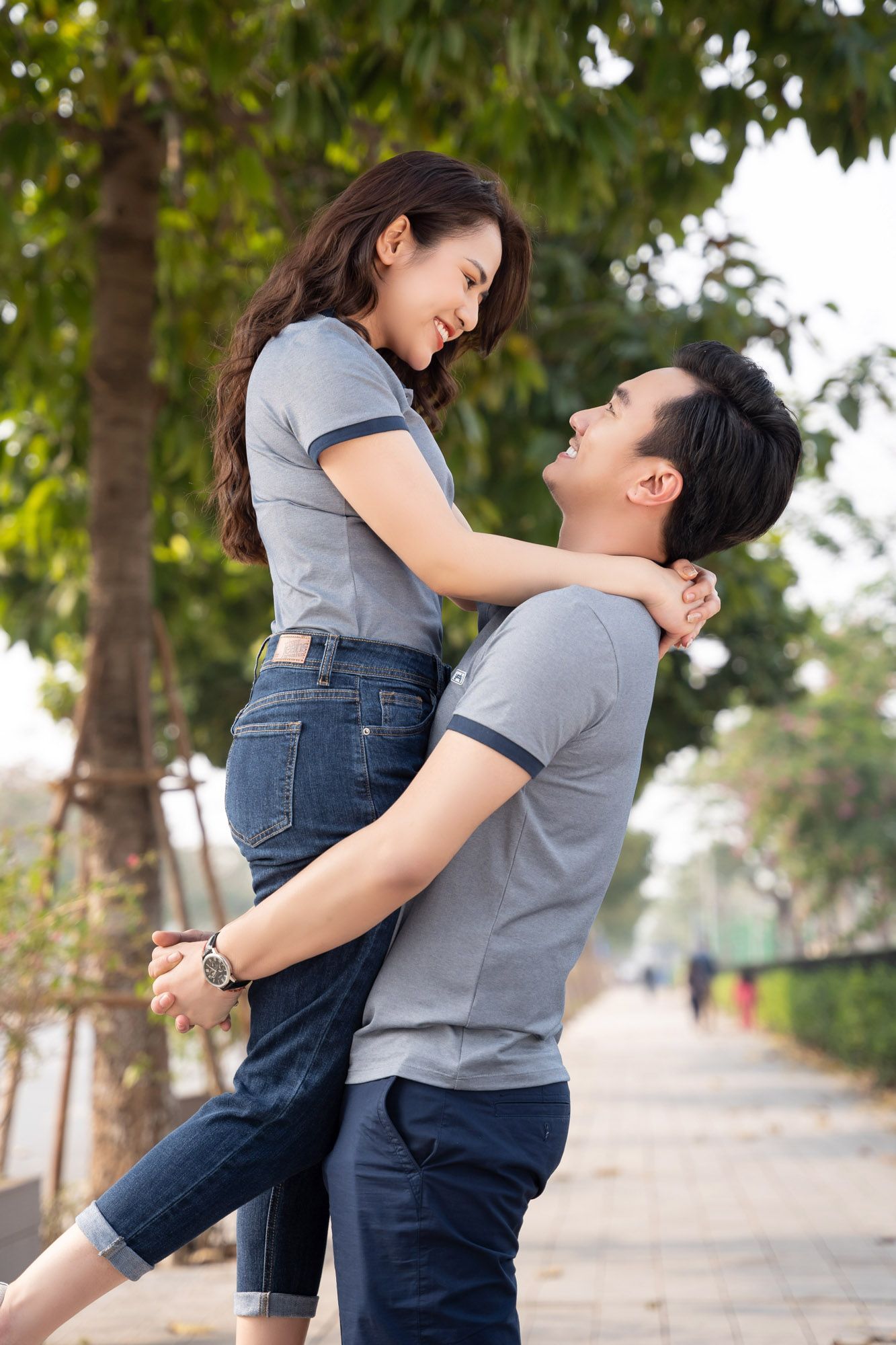 4 Mẫu Áo Đôi Nam Nữ Bán Chạy Nhất Mọi Thời Đại