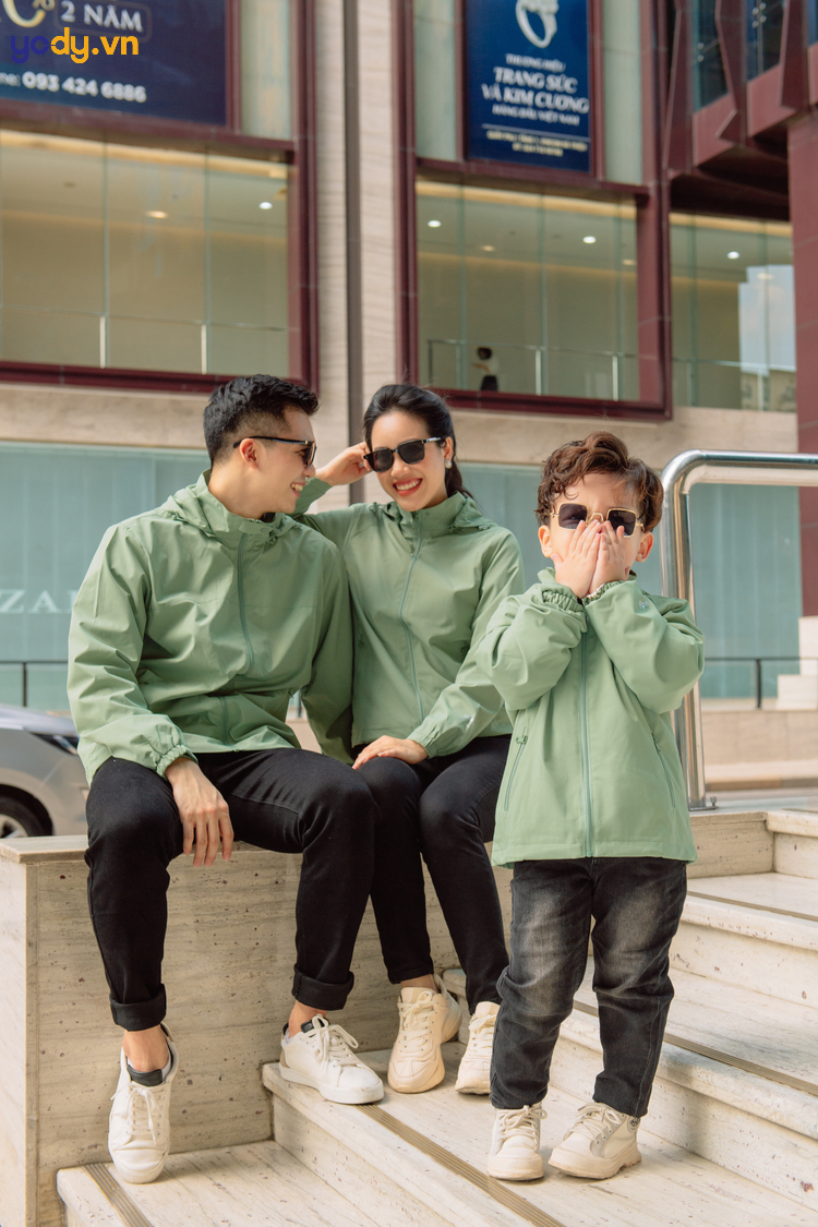 mẫu áo gió màu xanh nõn chuối đẹp