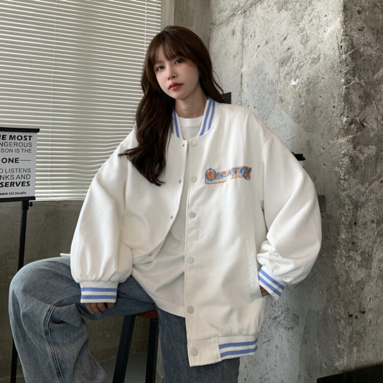 phối đồ với áo khoác bomber nữ form rộng