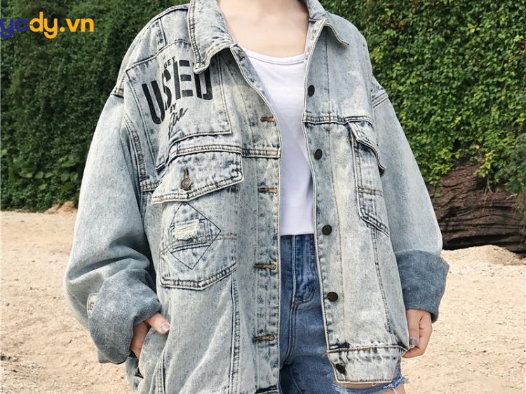 Áo khoác jean nữ form rộng