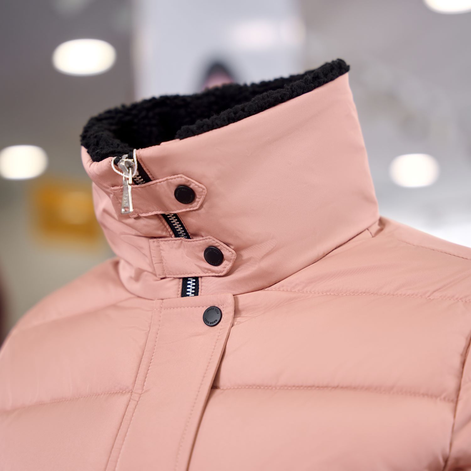 Áo Khoác Phao Nữ Vip Dáng Ôm Cổ Phối Lông